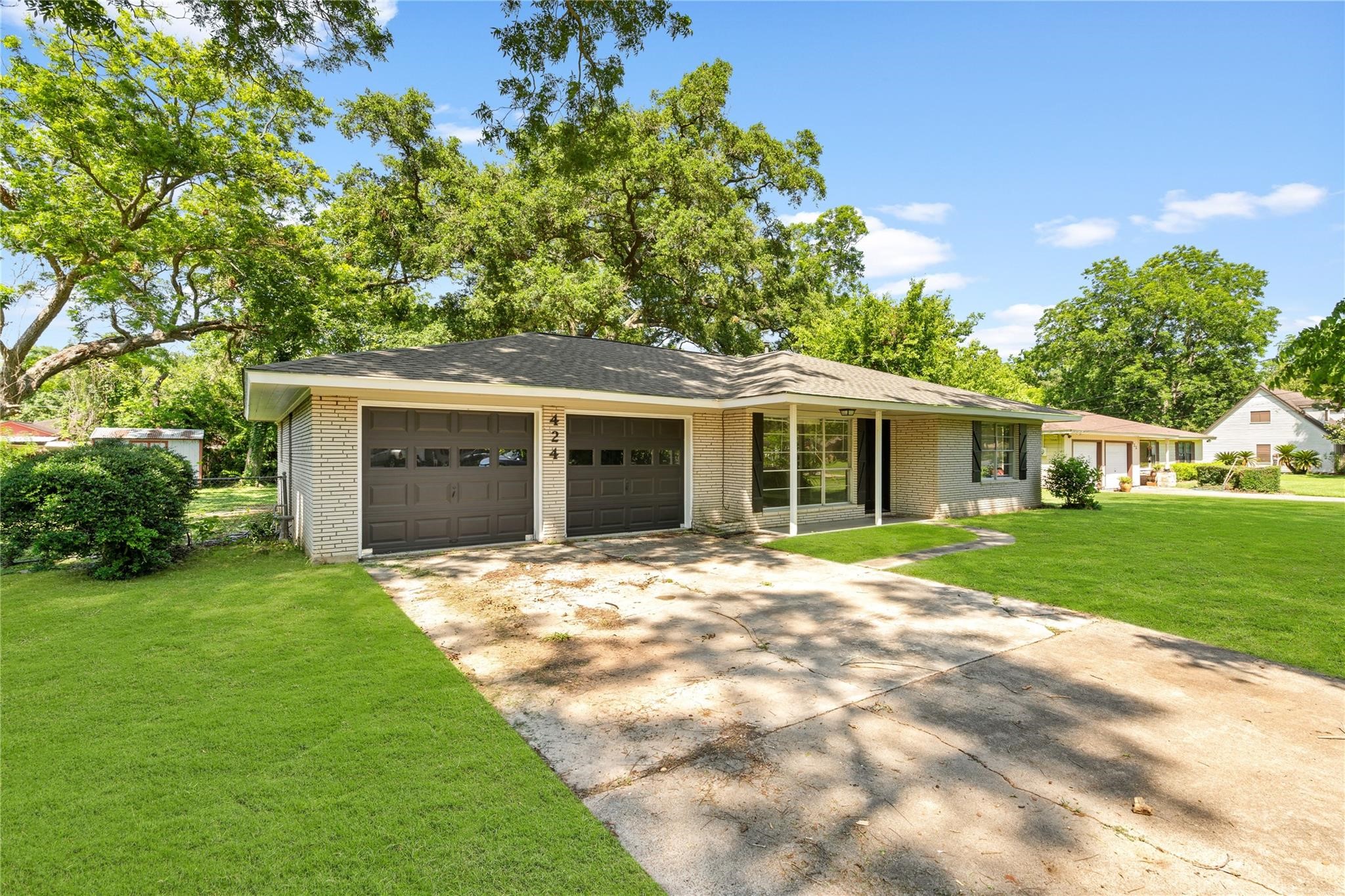 424 Southern Oaks Drive Property Photo 25