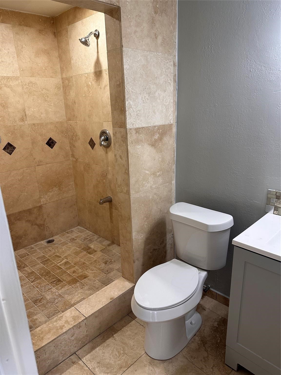 2327 Briarwest Boulevard Property Photo 8