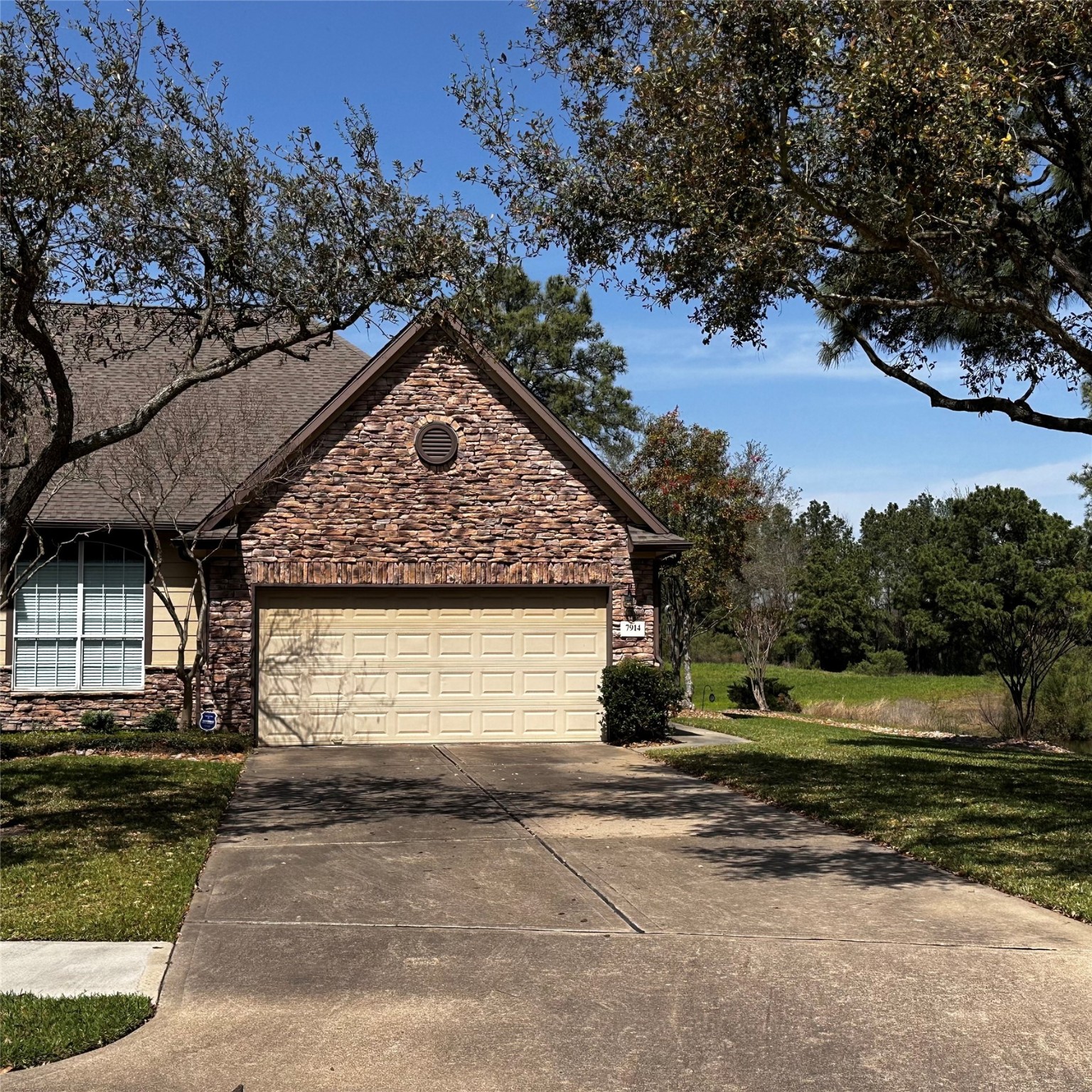 7914 Loyel Pointe Drive Property Photo
