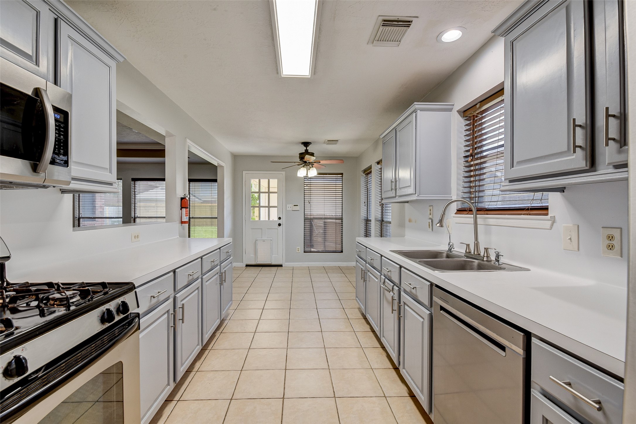 6123 Old Farmhouse Lane Property Photo 9