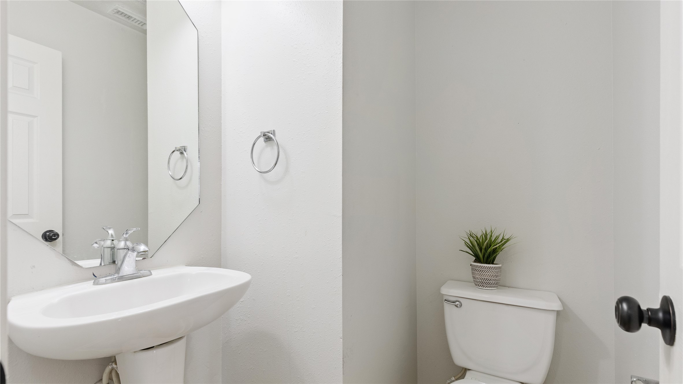 4602 Garden Meadow Drive Property Photo 8