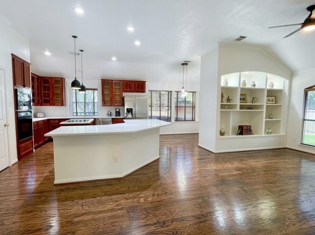 1718 Bumelia Court Property Photo 8
