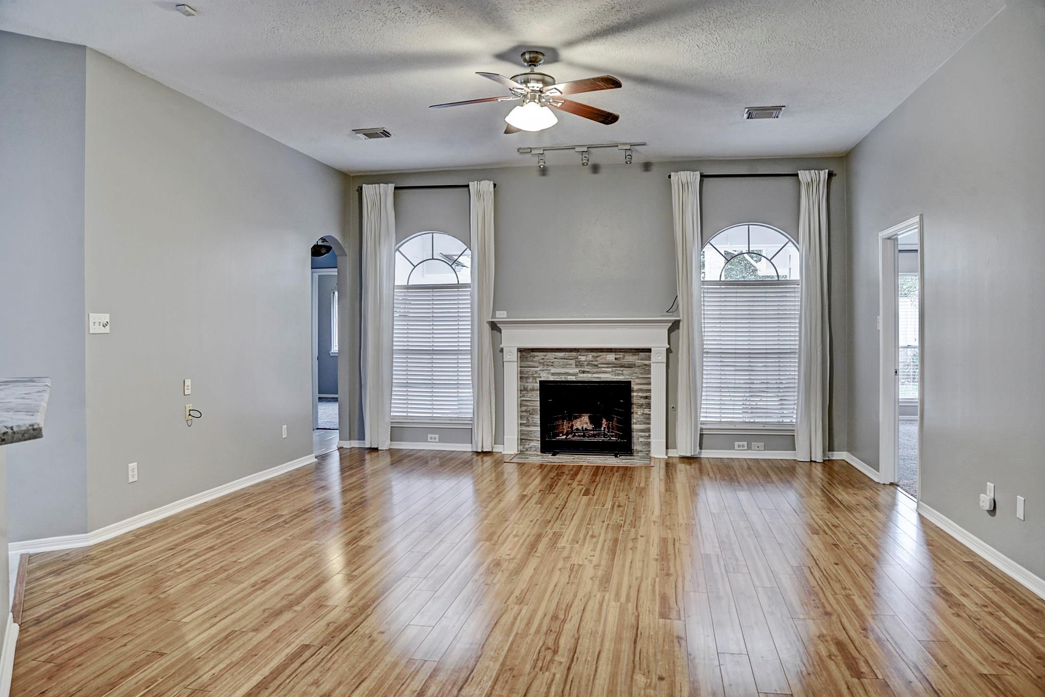 1925 Florida Drive Property Photo 8