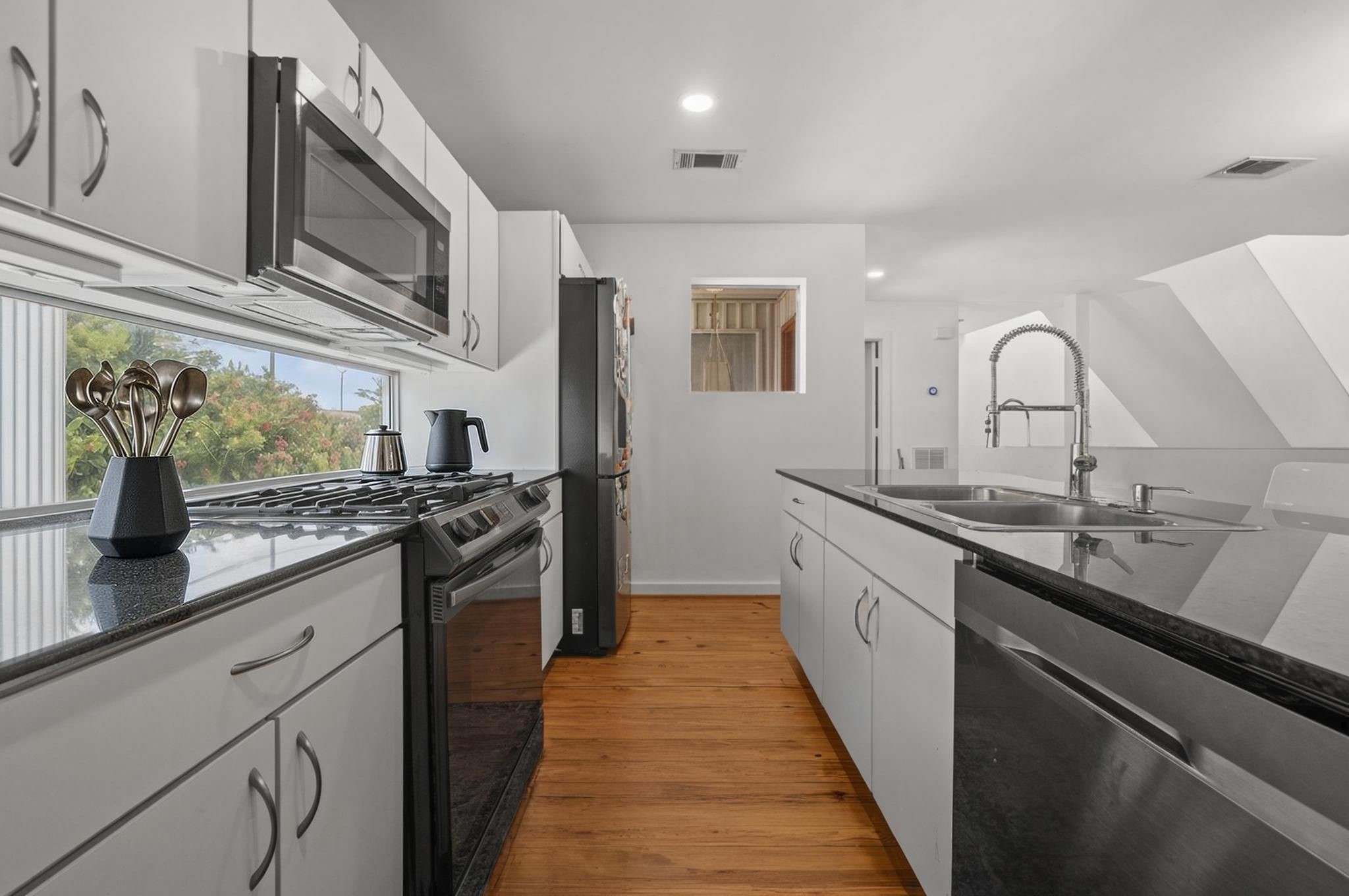 6128 Grand Boulevard Property Photo 15