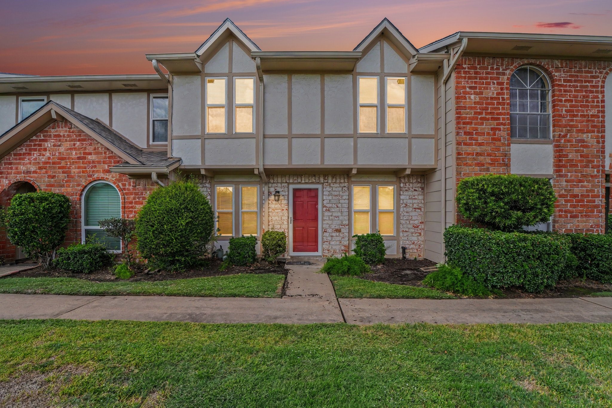 44 Chapparal Court Property Photo 1