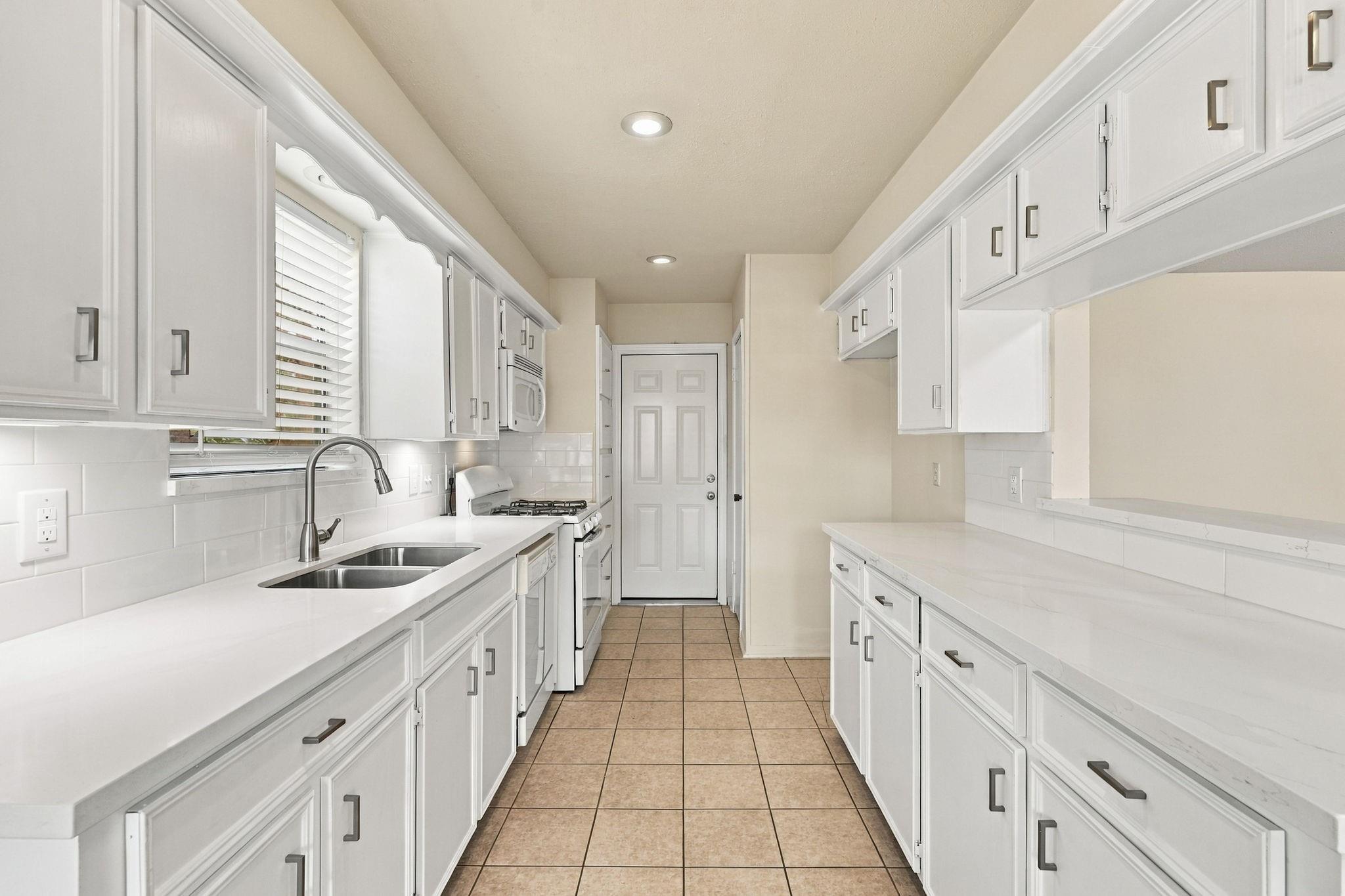 9855 Sagebud Lane Property Photo 11