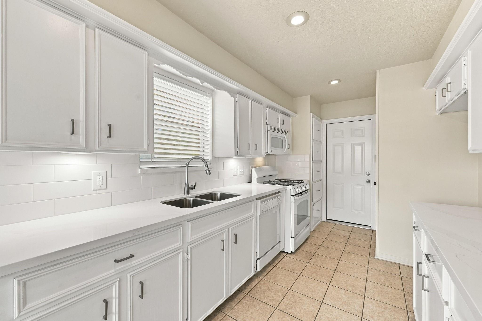 9855 Sagebud Lane Property Photo 12
