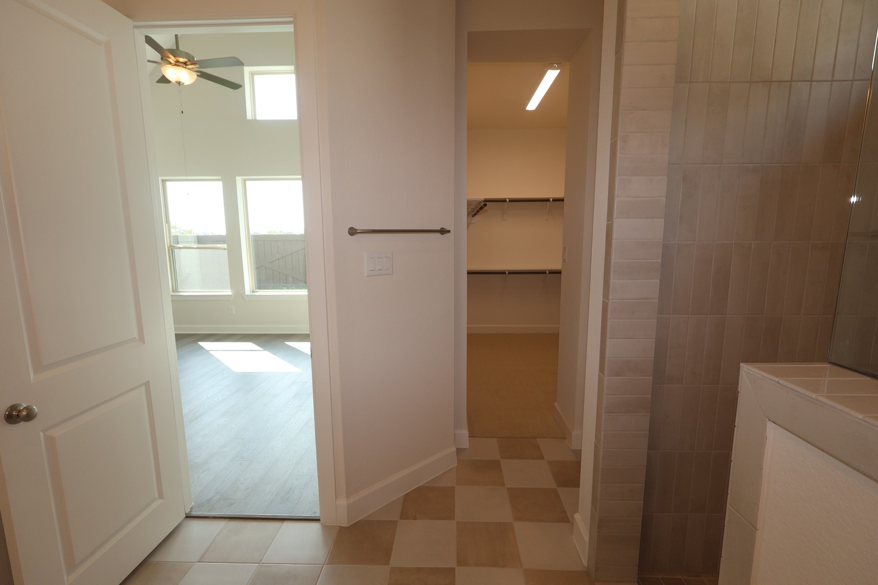 3223 Golden Pomelo Drive Property Photo 10
