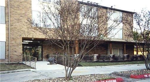 300 Cross Creek Property Photo 1