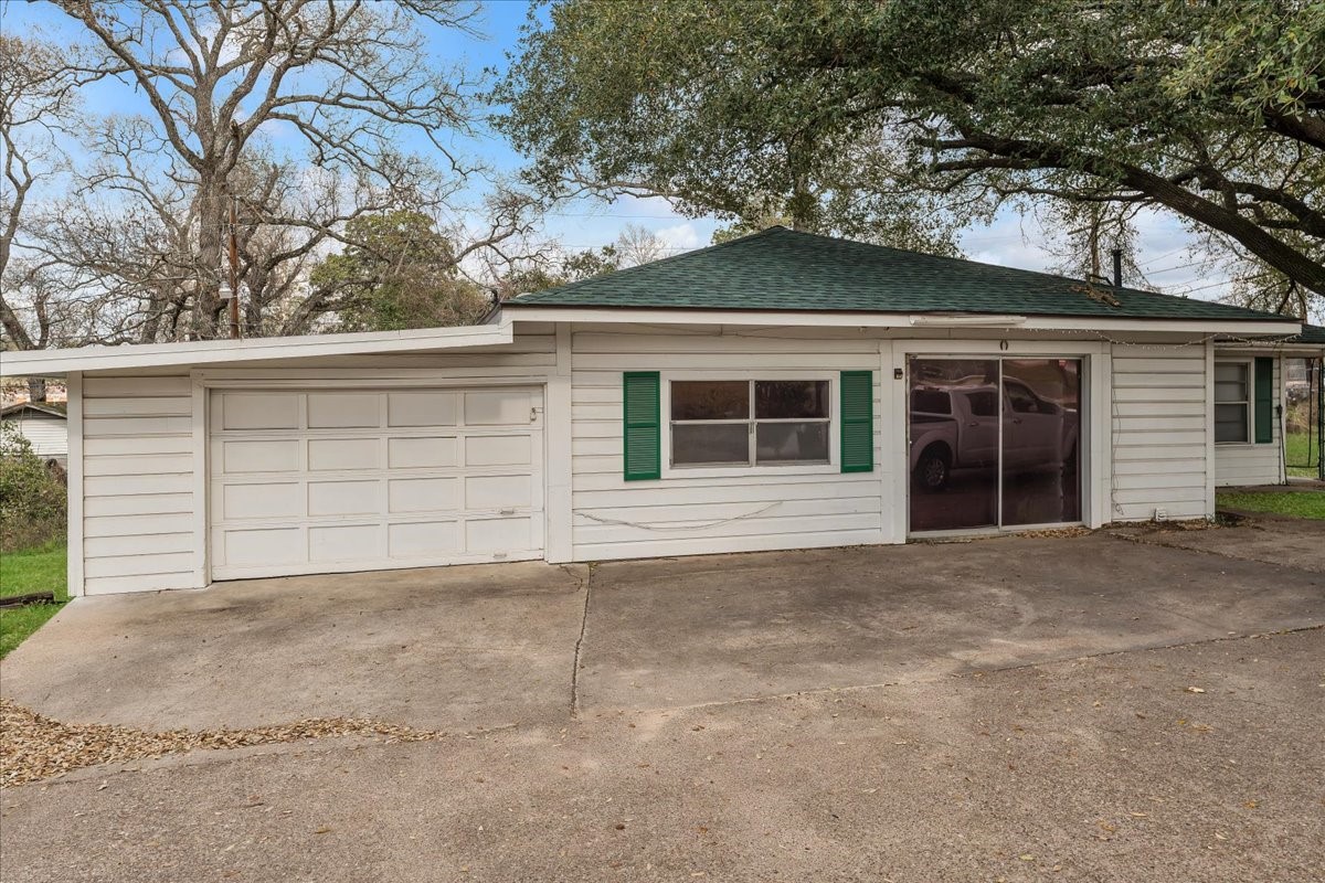 3102 Montgomery Road Property Photo 9