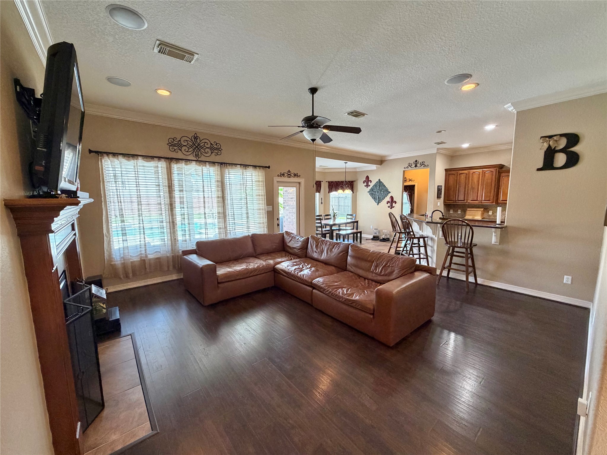 1437 S Bluebonnet Lane Property Photo 5