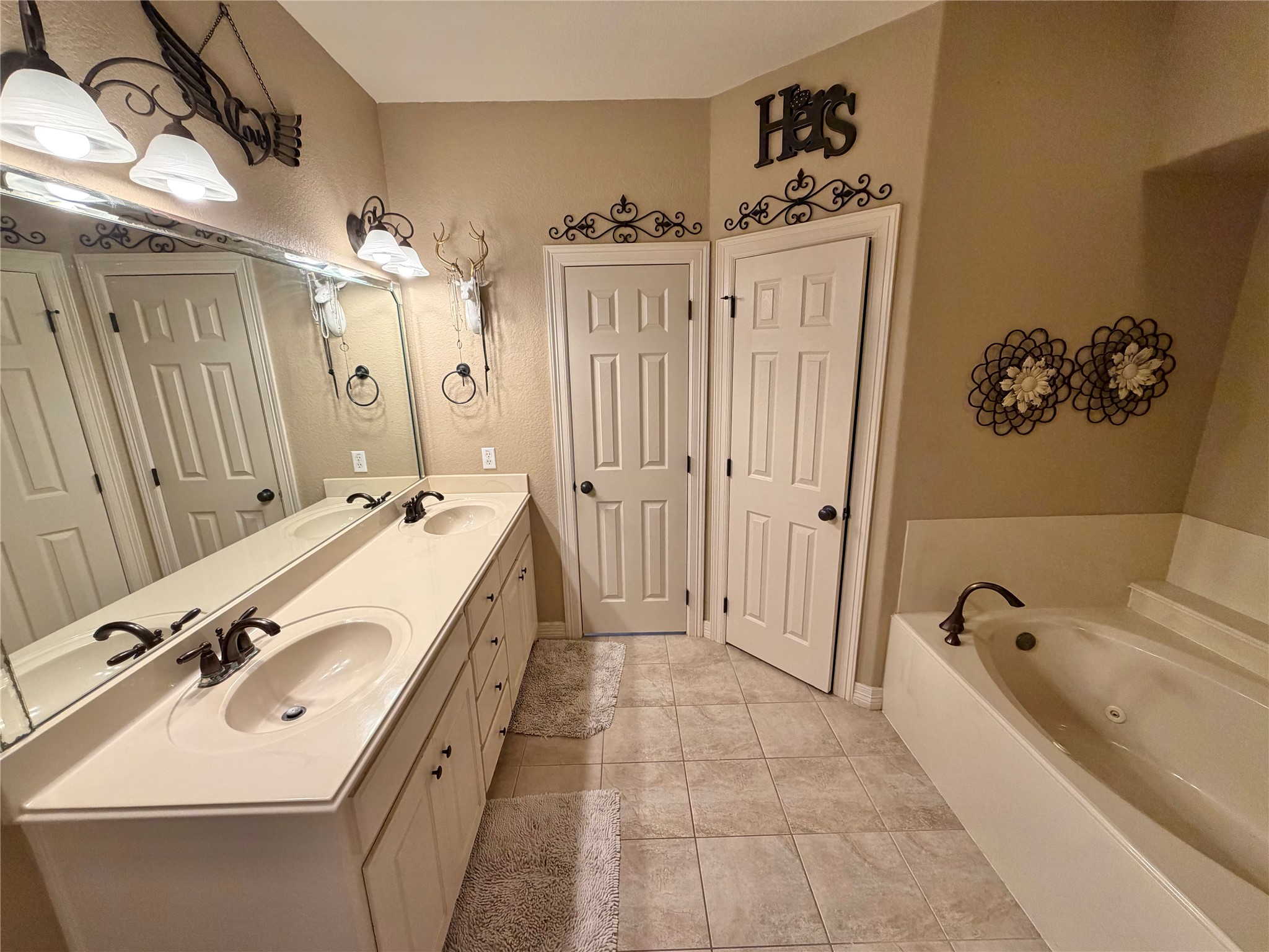 1437 S Bluebonnet Lane Property Photo 15