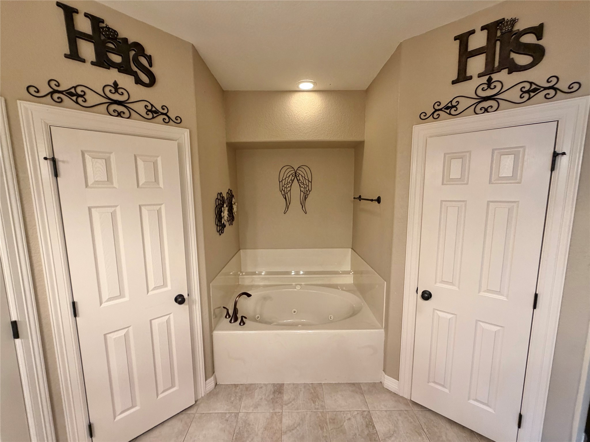 1437 S Bluebonnet Lane Property Photo 16