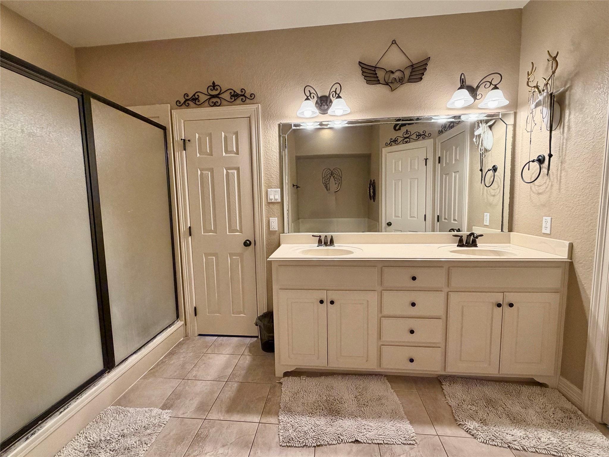 1437 S Bluebonnet Lane Property Photo 17