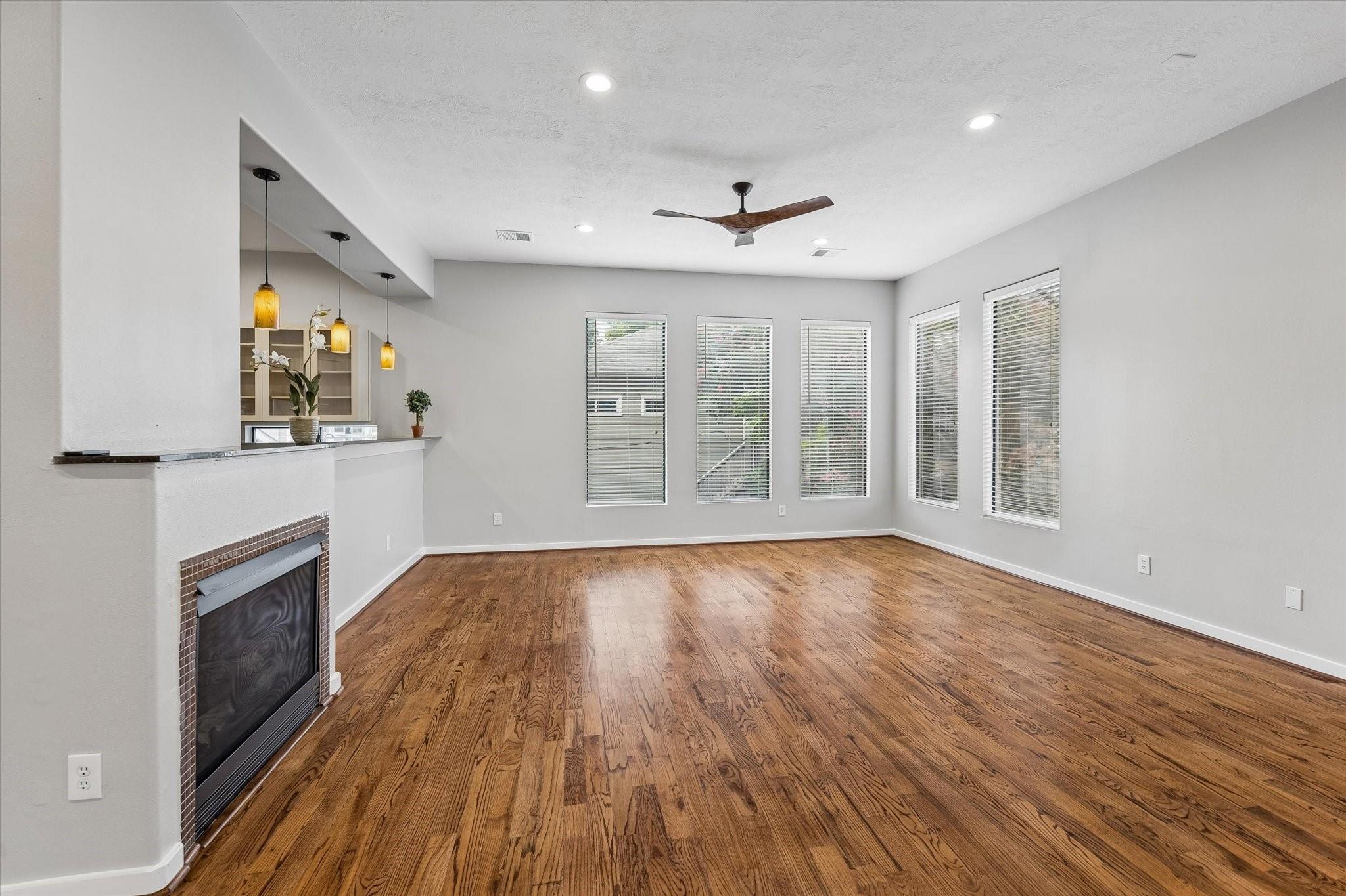 3717 Stanford Street C Property Photo 5
