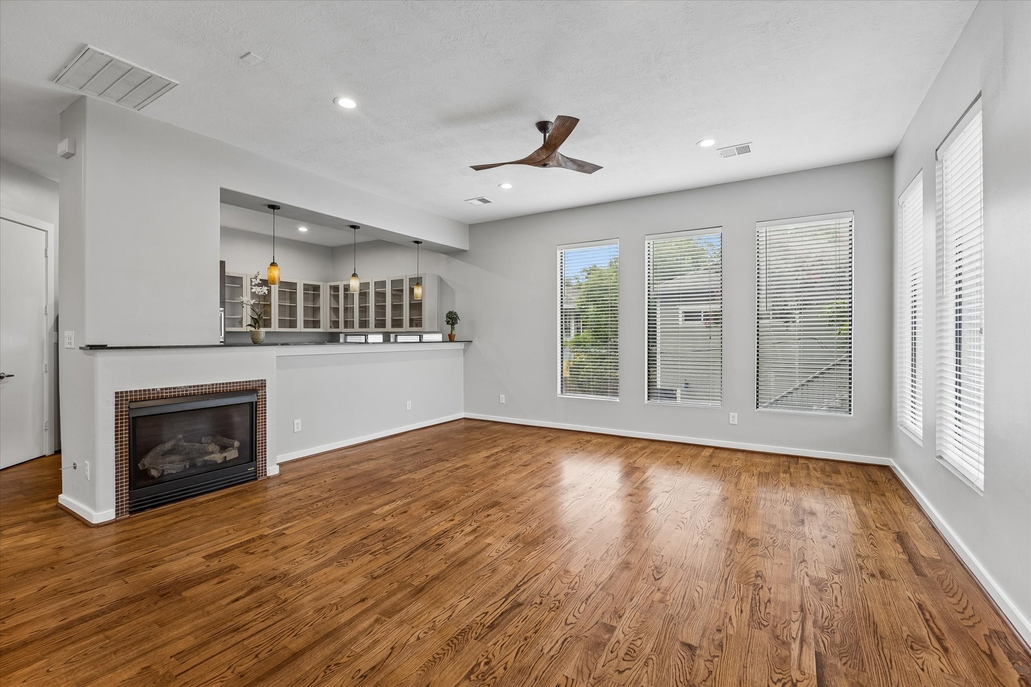 3717 Stanford Street C Property Photo 6