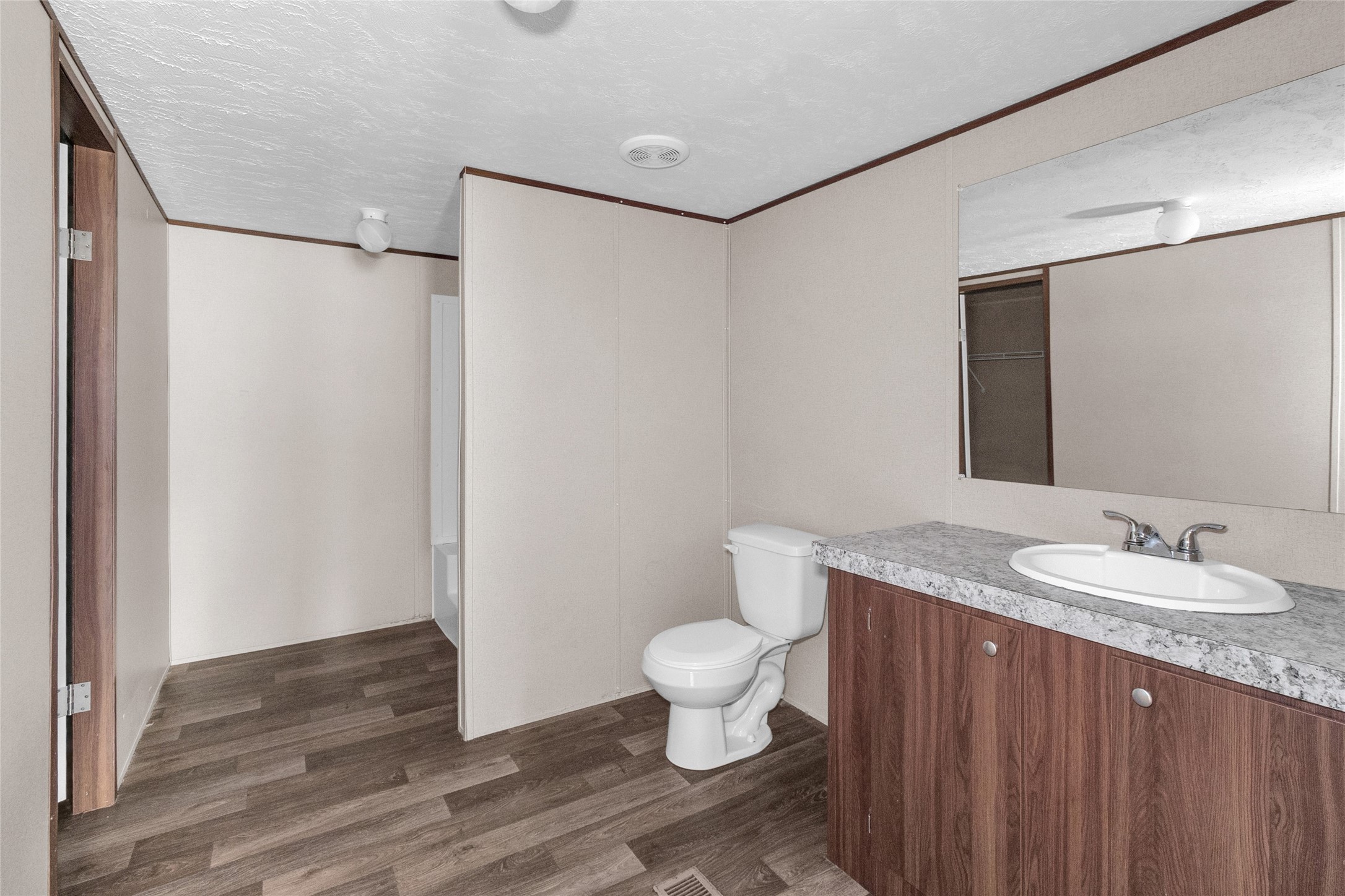5313 2nd St Property Photo 3