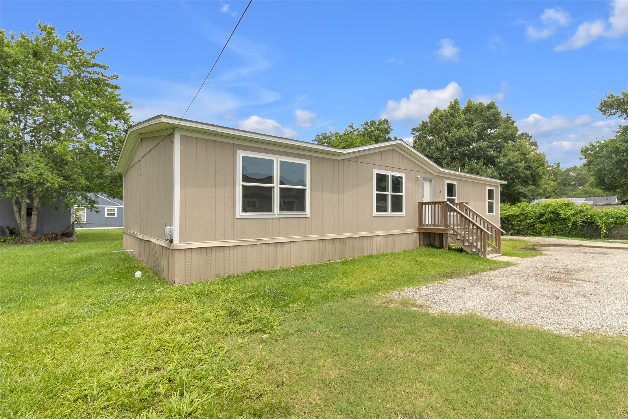5313 2nd St Property Photo 6