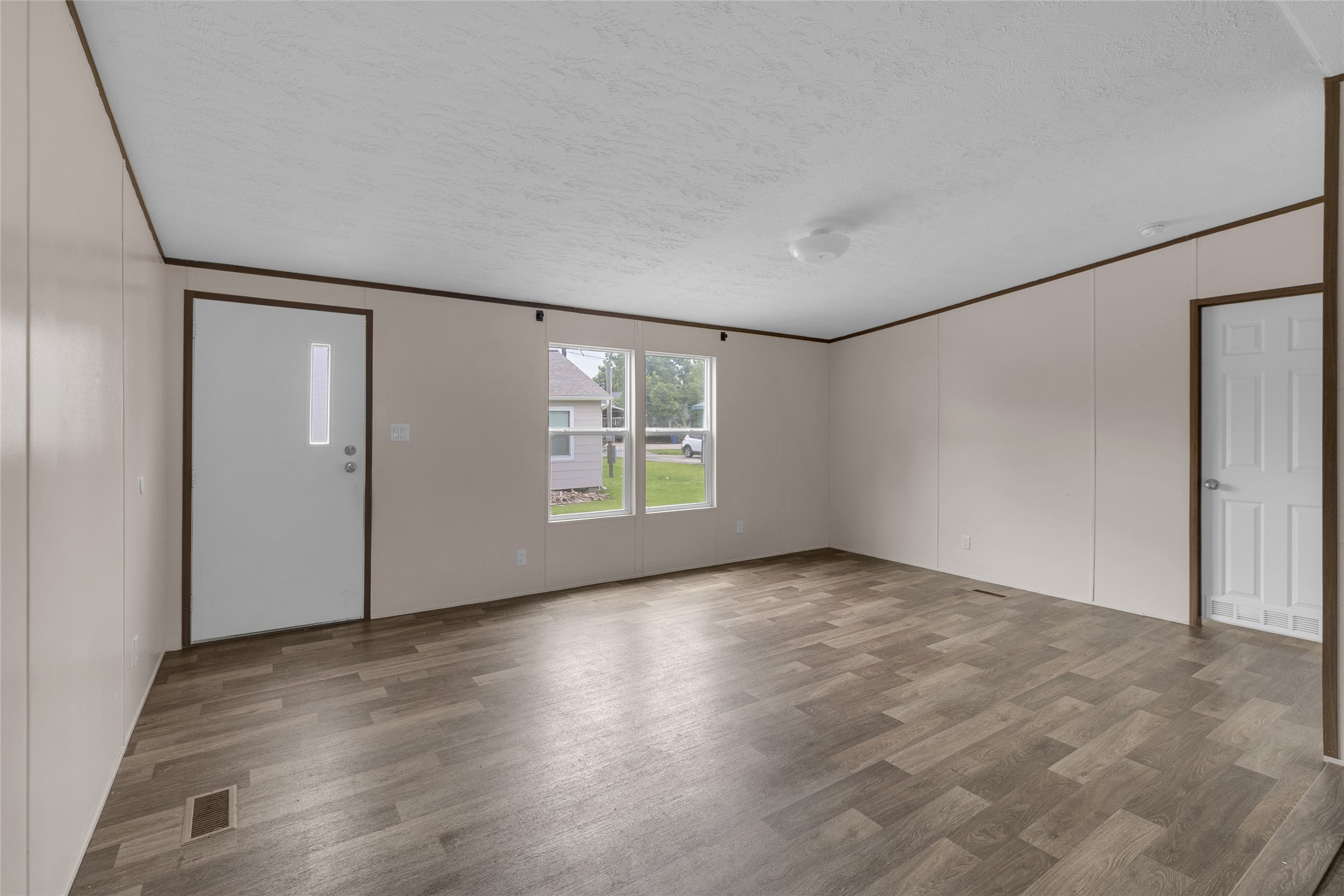 5313 2nd St Property Photo 9