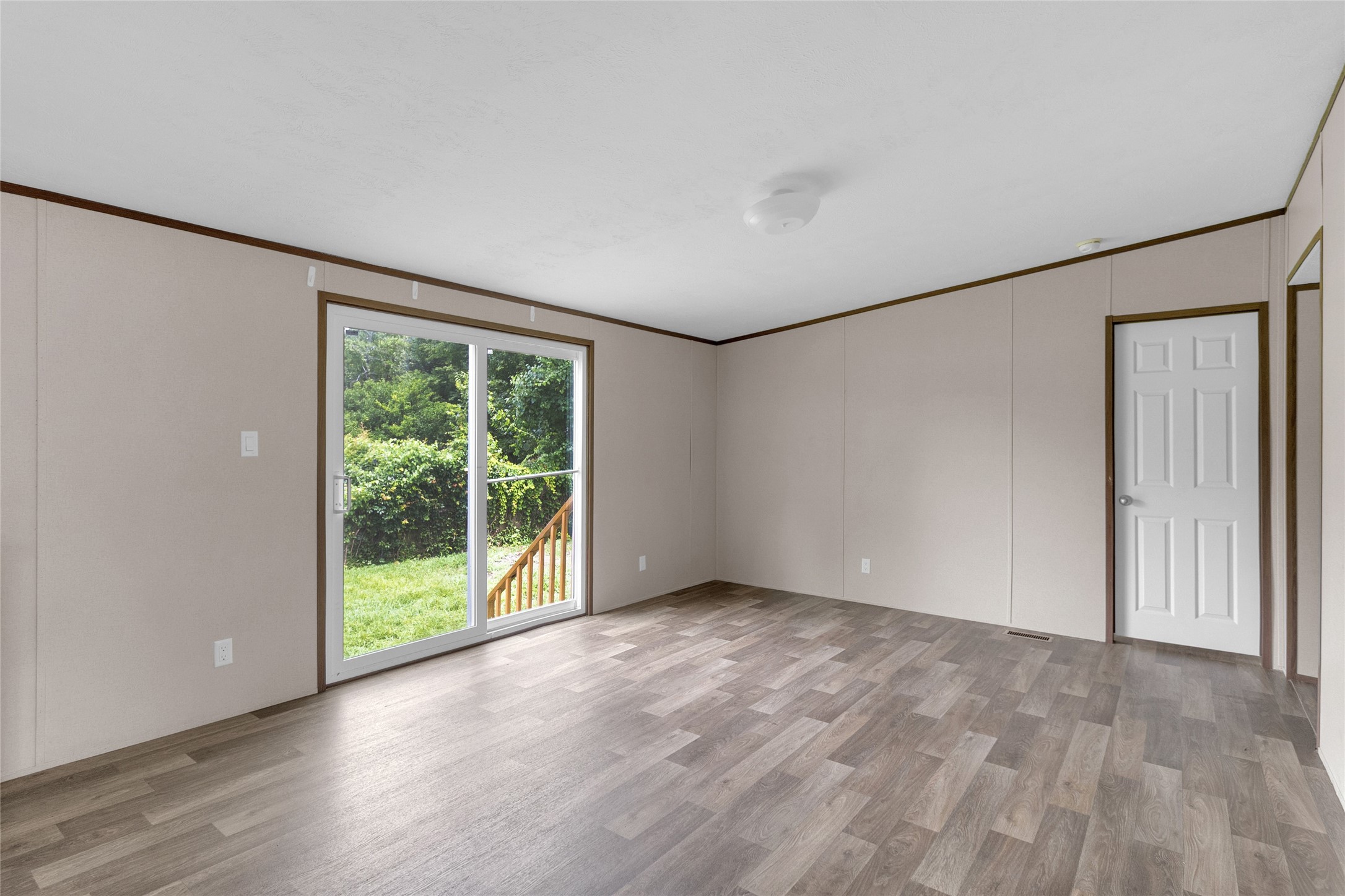5313 2nd St Property Photo 16