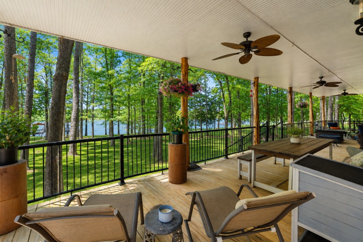 560 Deerwood Drive Property Photo 1