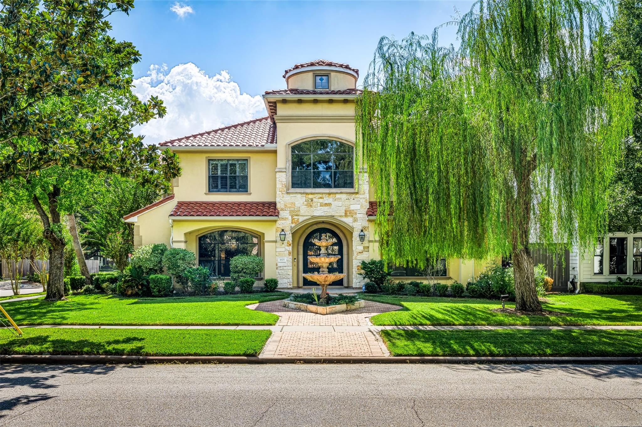 4601 Birch Street, Bellaire Tx 77401 Property Photo 1