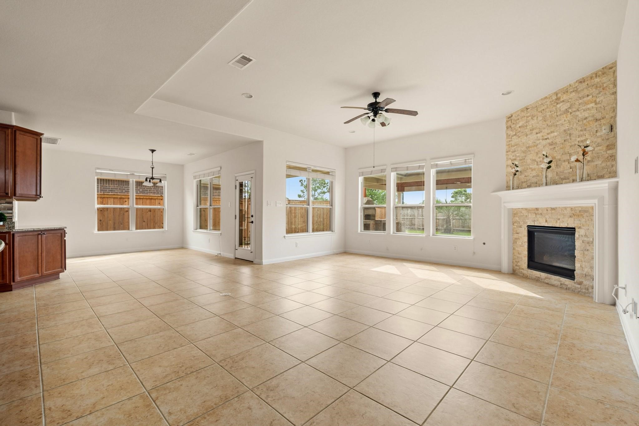 25935 Foxrun Vista Drive Property Photo 11