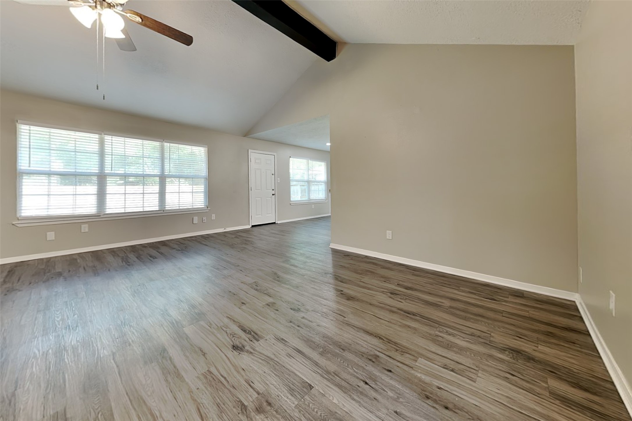 16854 Gleneagle Drive N Property Photo 4