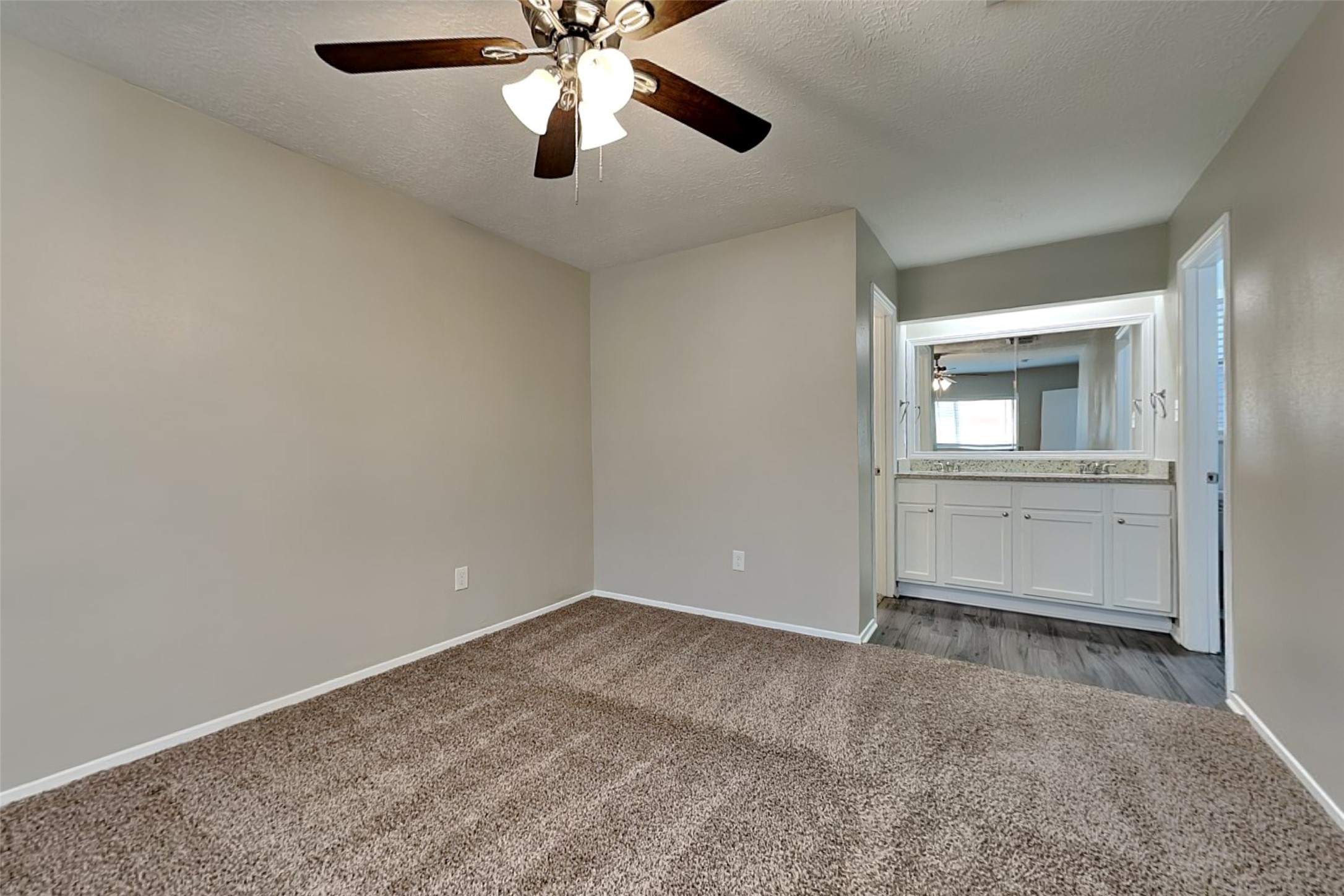 16854 Gleneagle Drive N Property Photo 11