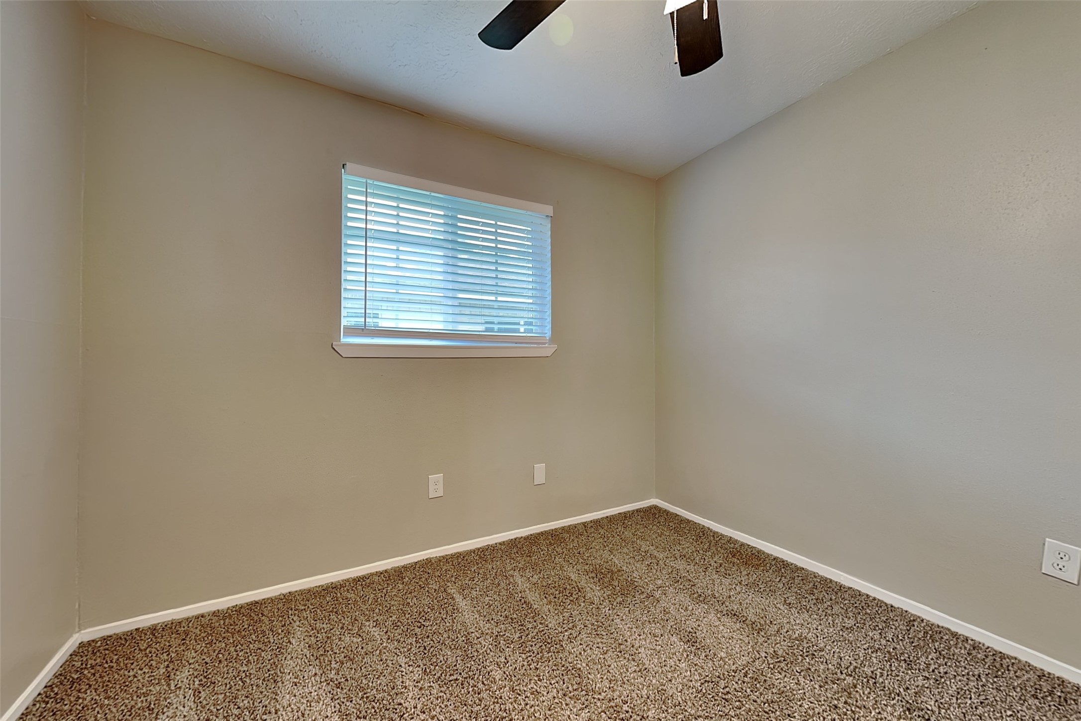 16854 Gleneagle Drive N Property Photo 16