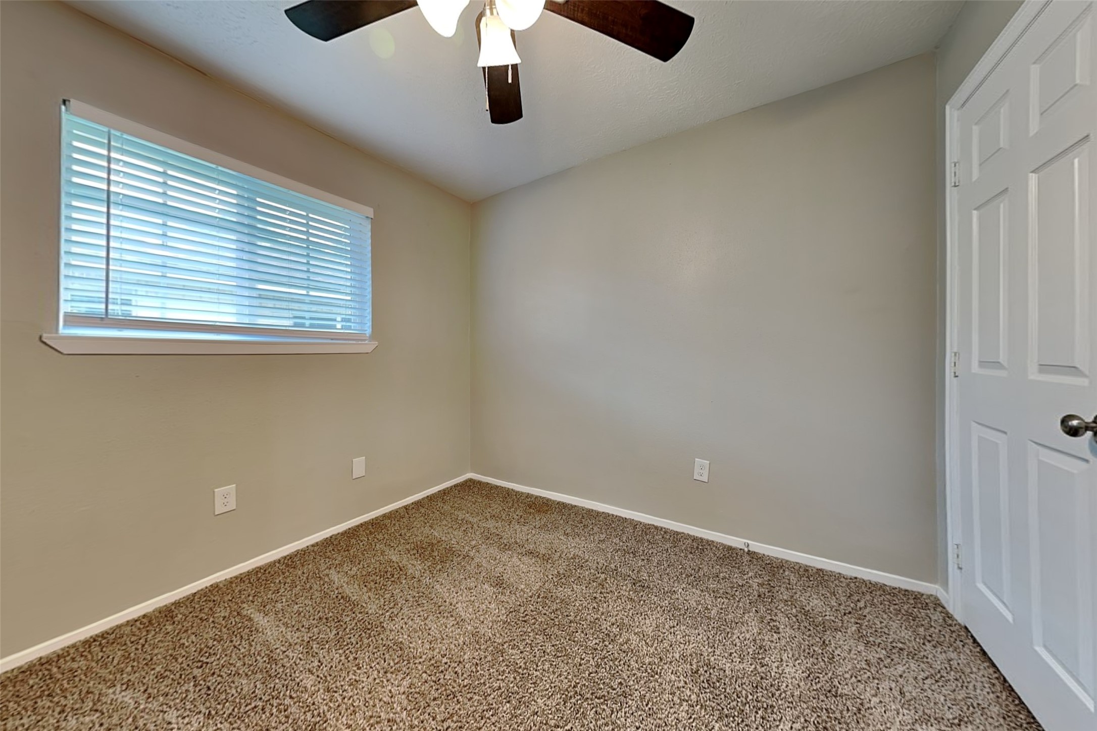 16854 Gleneagle Drive N Property Photo 17