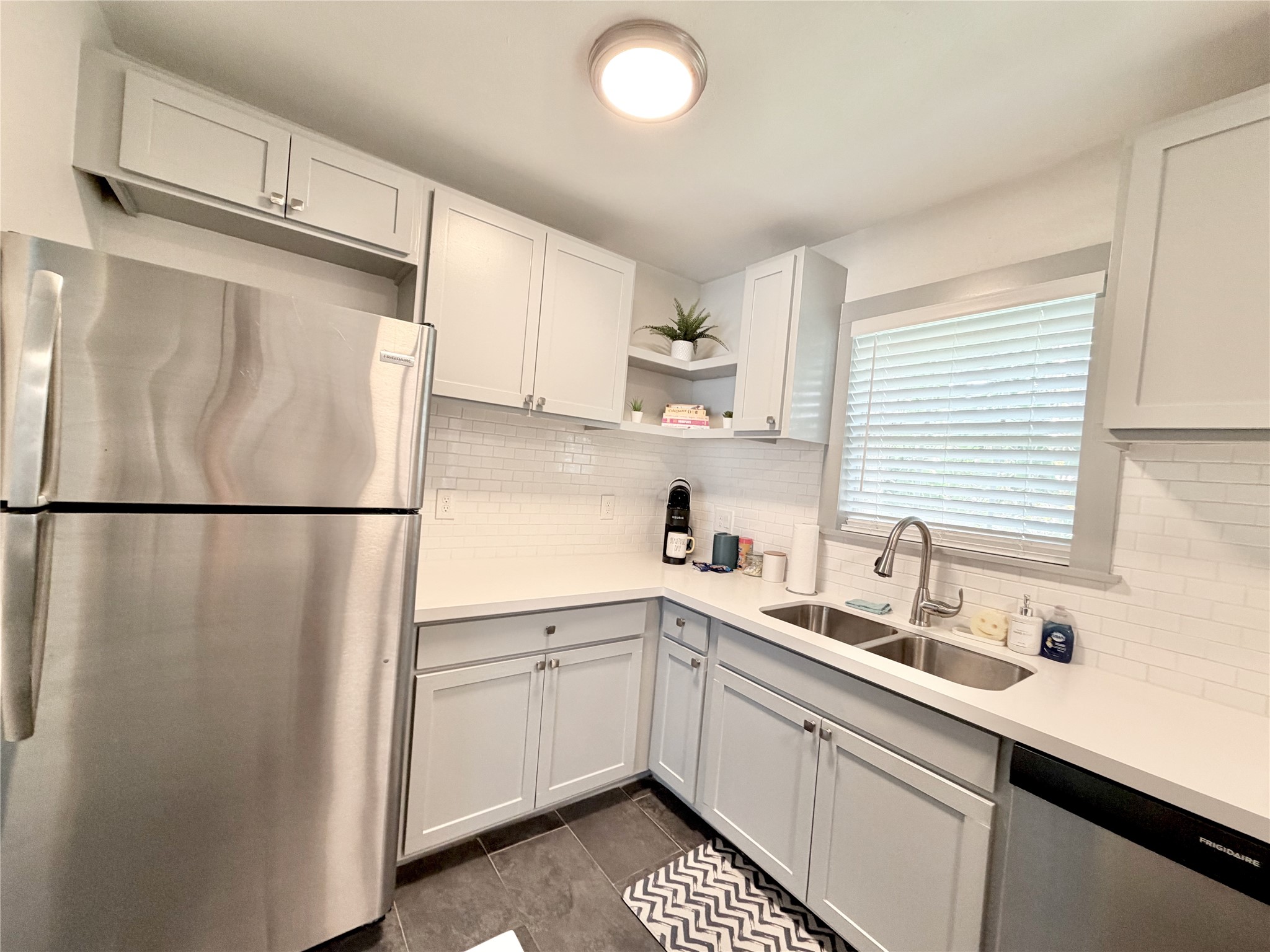 218 W 15th Street N Property Photo 5