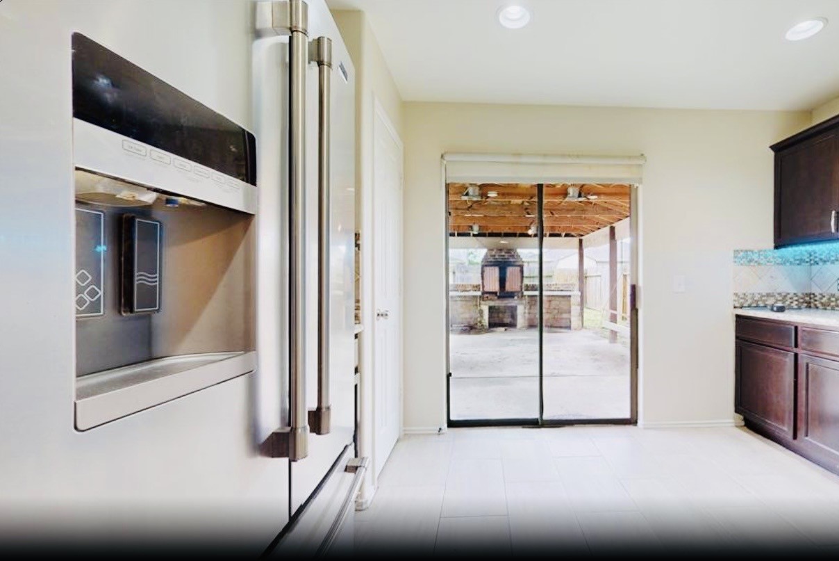 16510 Mandate Drive Property Photo 3