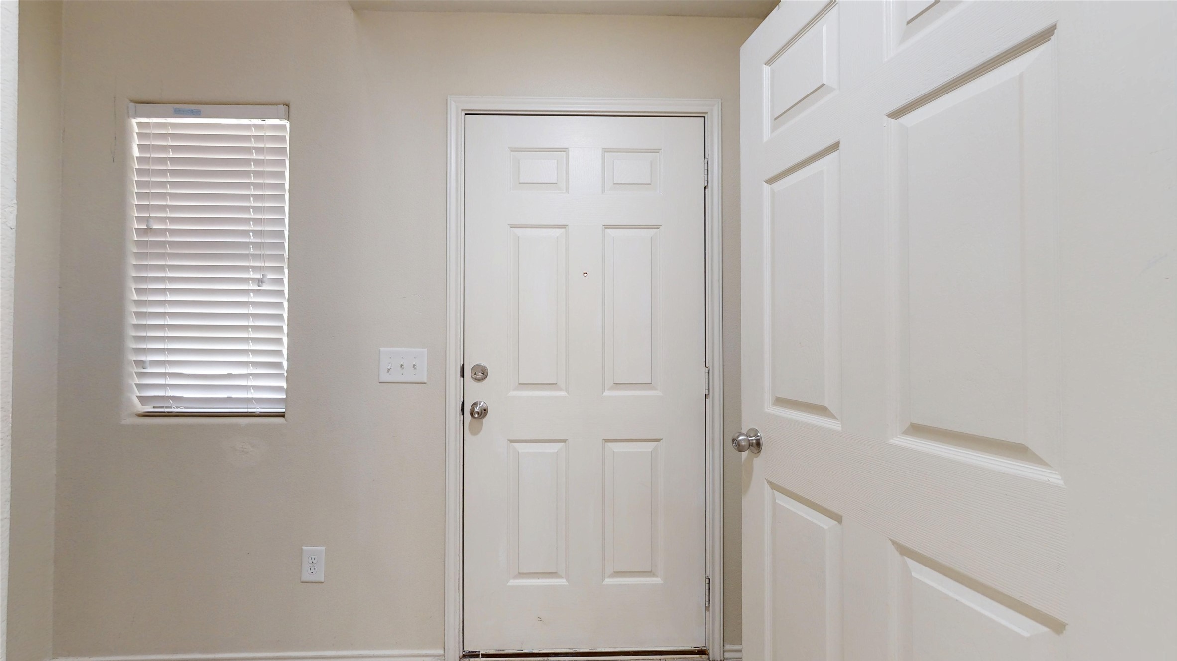 16510 Mandate Drive Property Photo 4