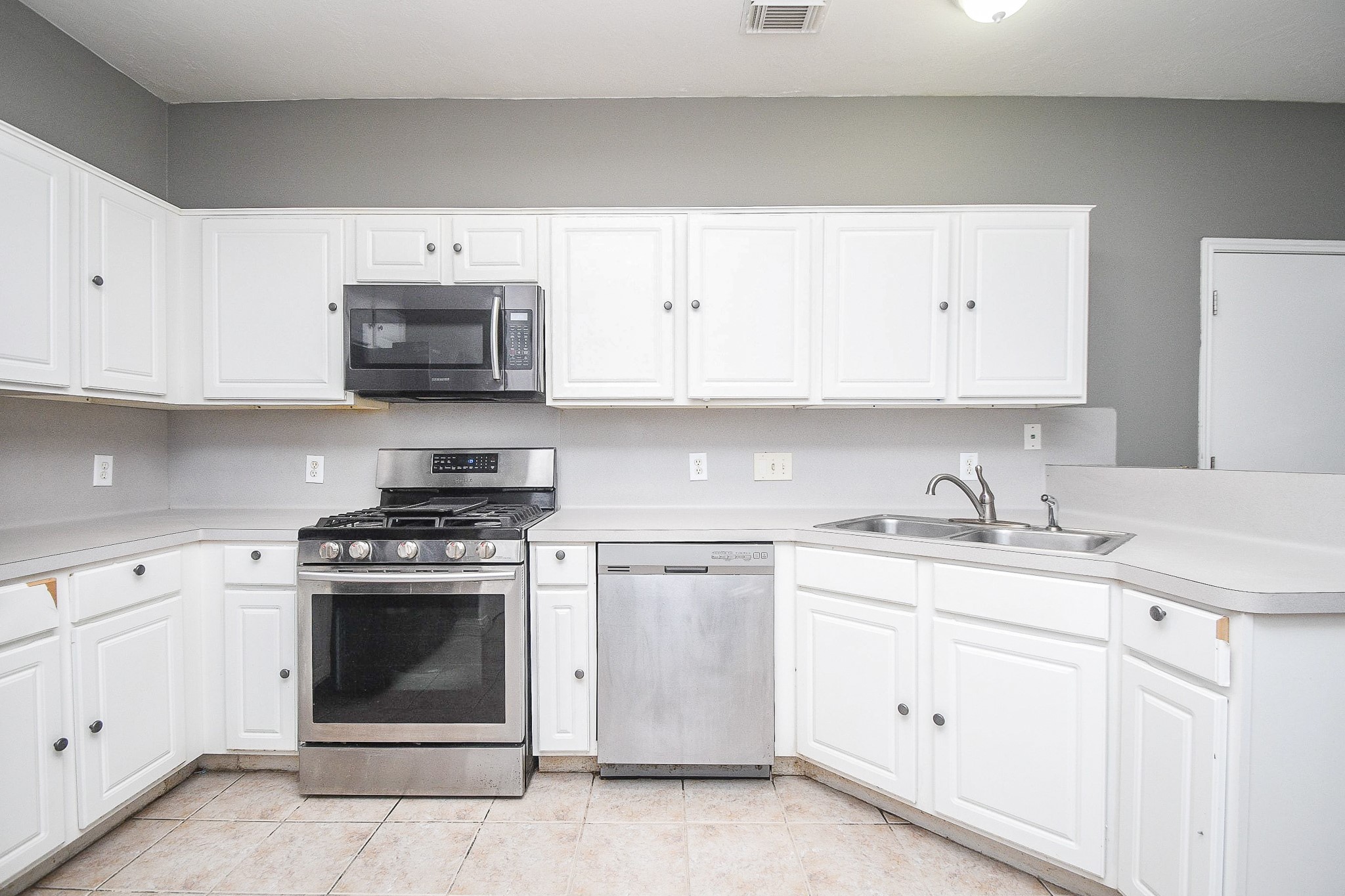 16035 Timber Chase Drive Property Photo 8