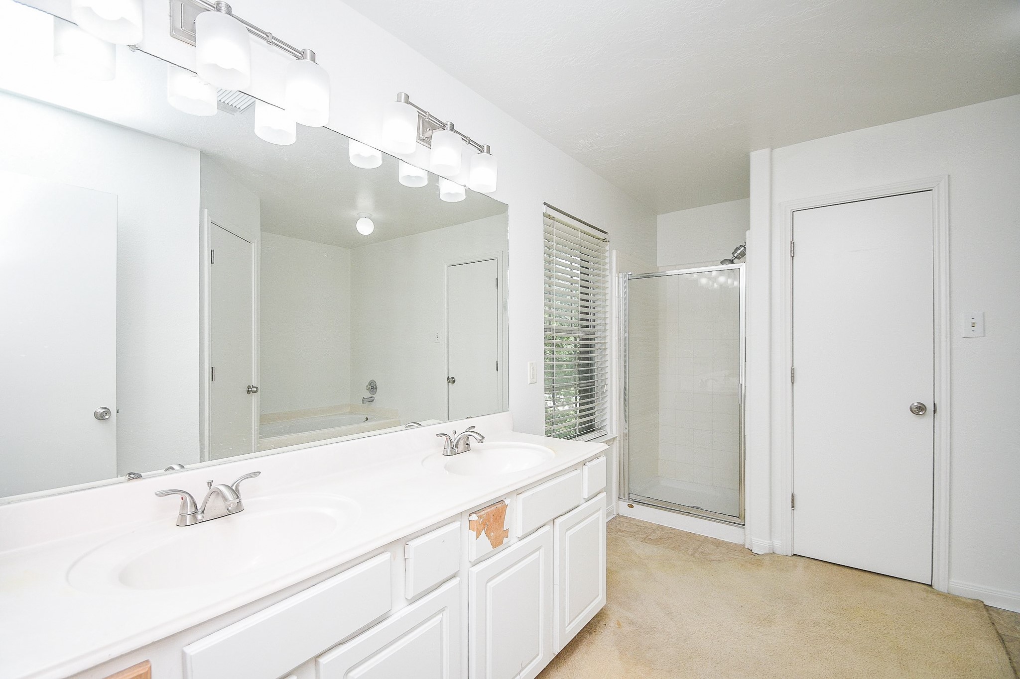 16035 Timber Chase Drive Property Photo 14