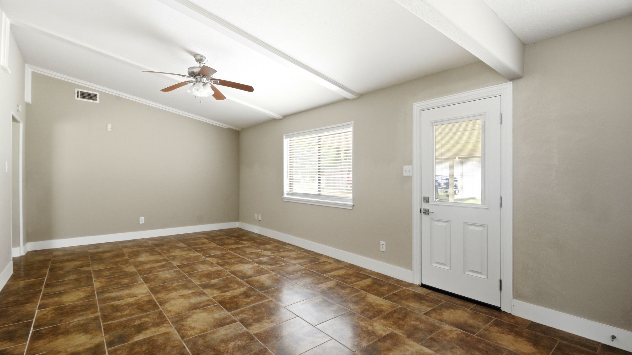 1511 Sungail Drive Property Photo 13