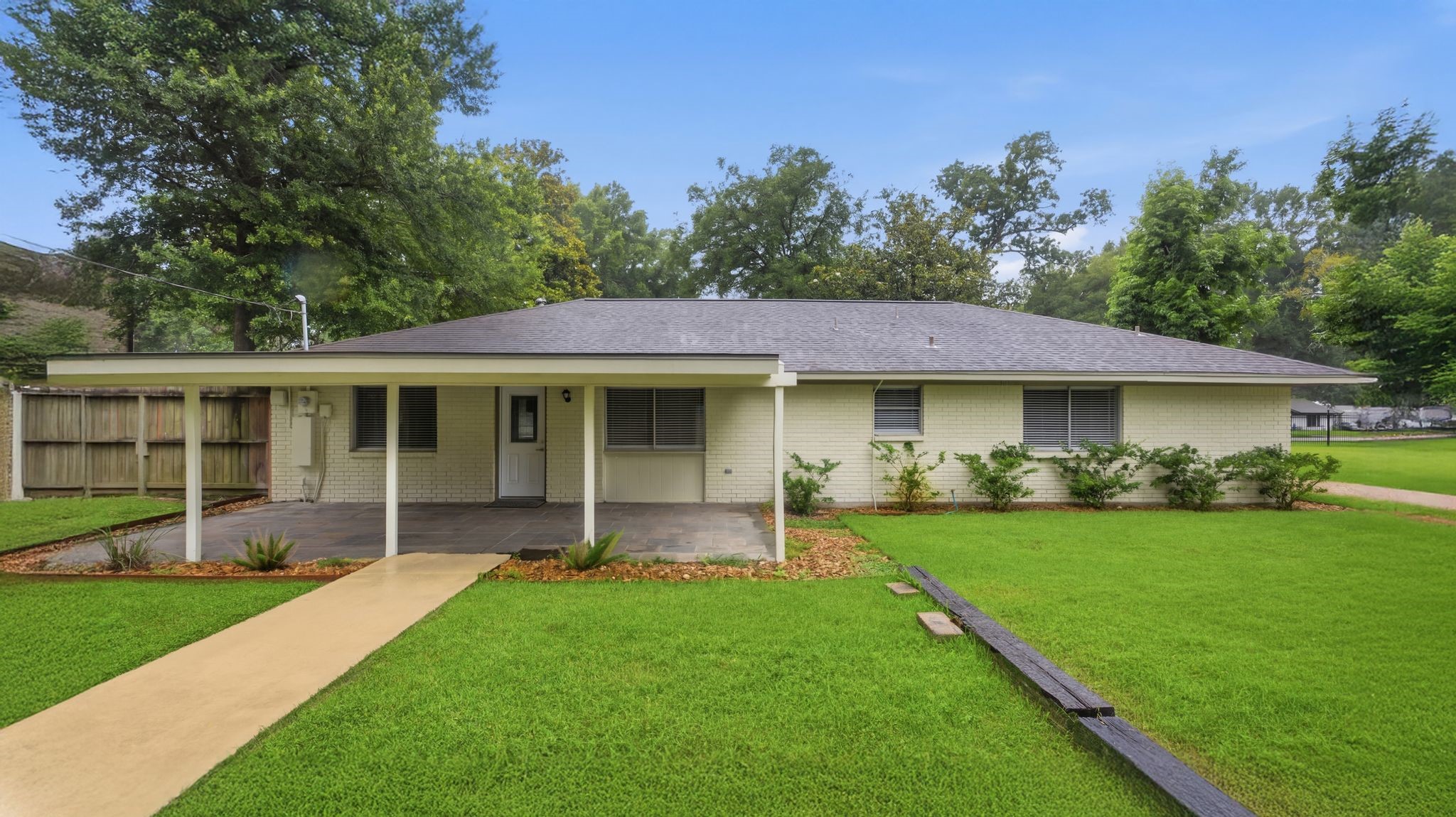1511 Sungail Drive Property Photo 40