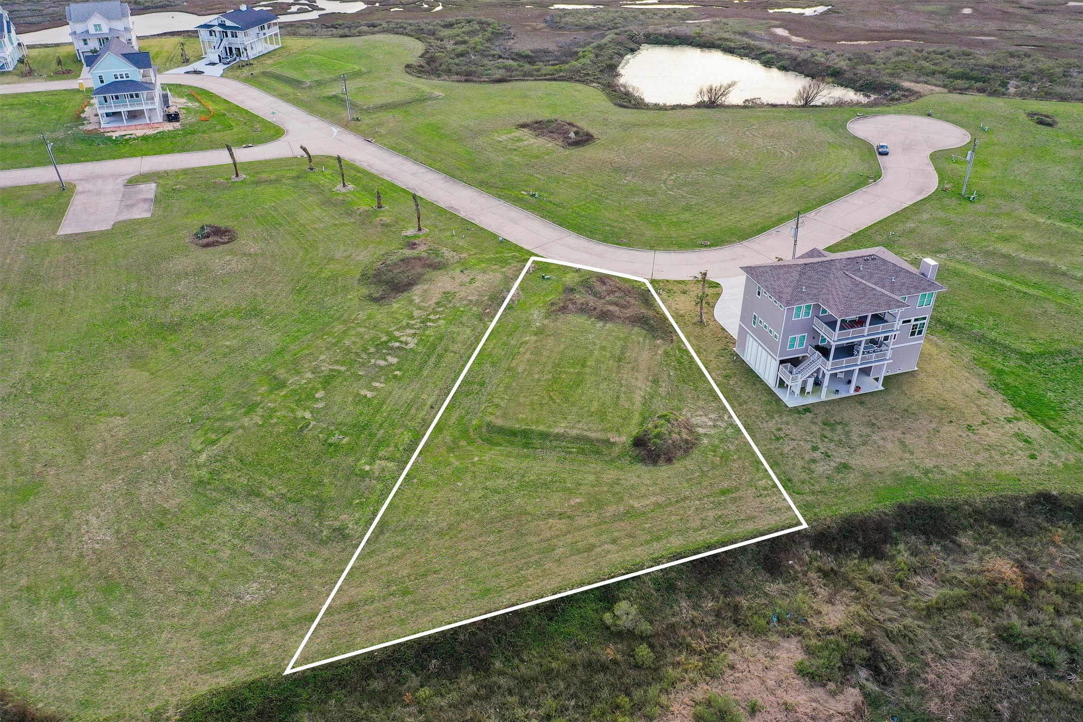 3827 Curlew Drive Property Photo 3