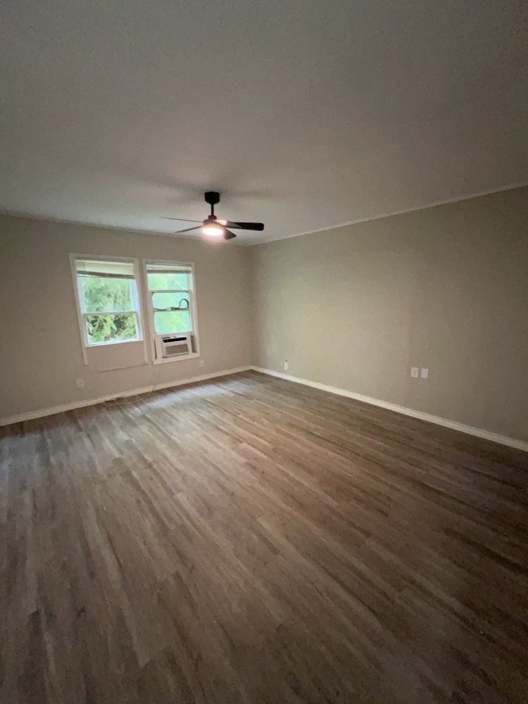 310 N Rock Island St 3 Property Photo 3