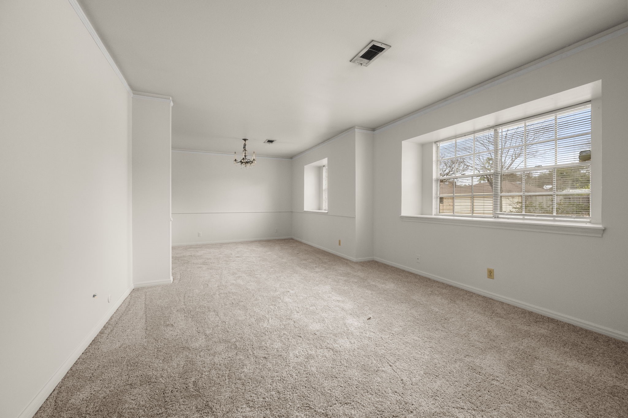 1039 Marcella Property Photo 5