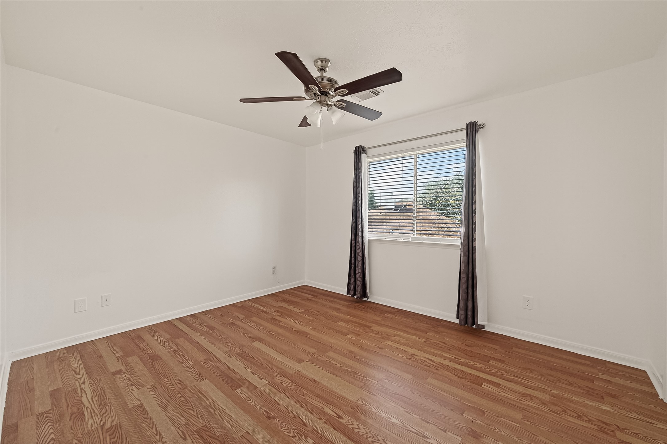 16315 April Ridge Drive Property Photo 24