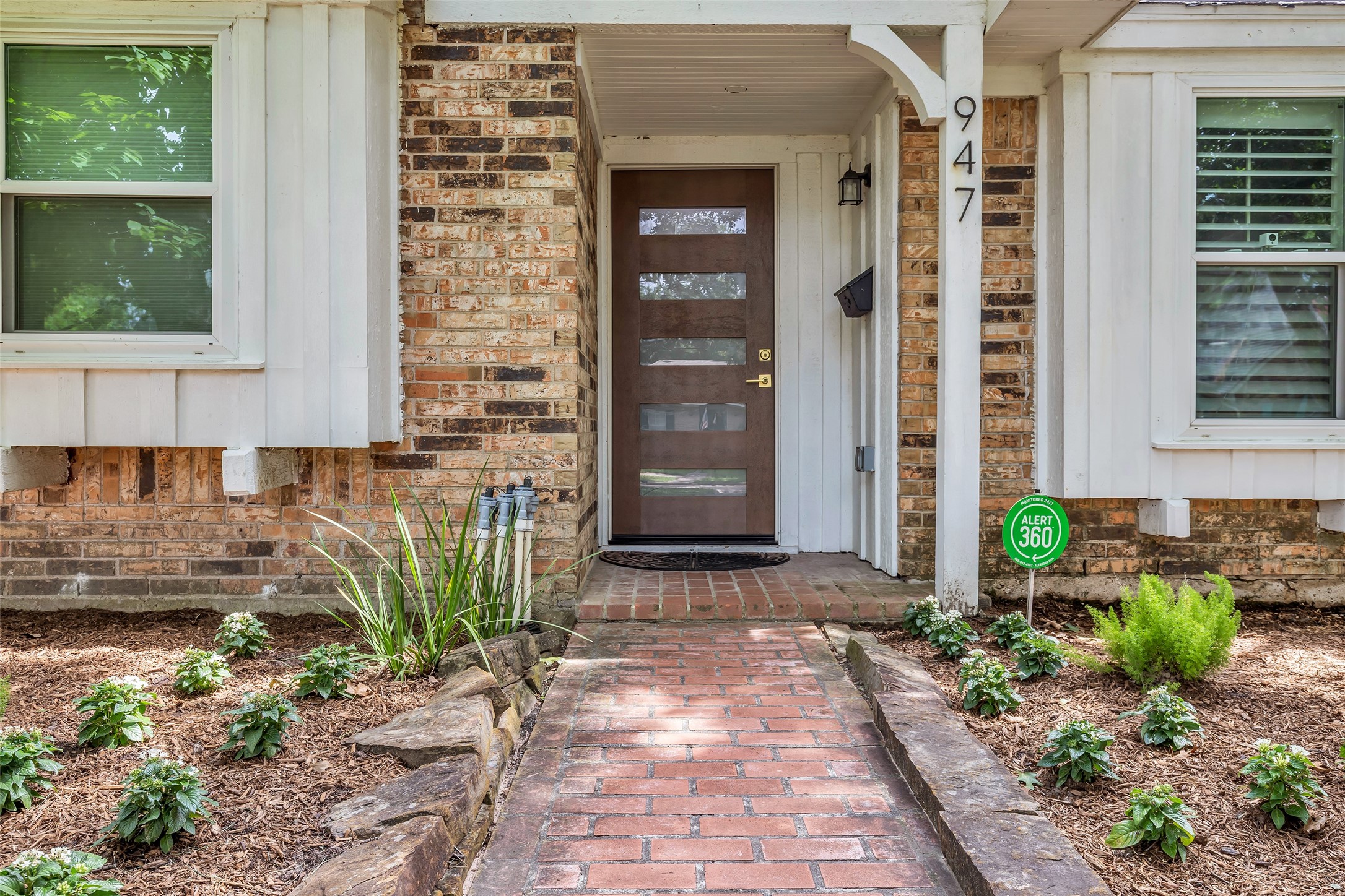 947 Thornton Road Property Photo 4