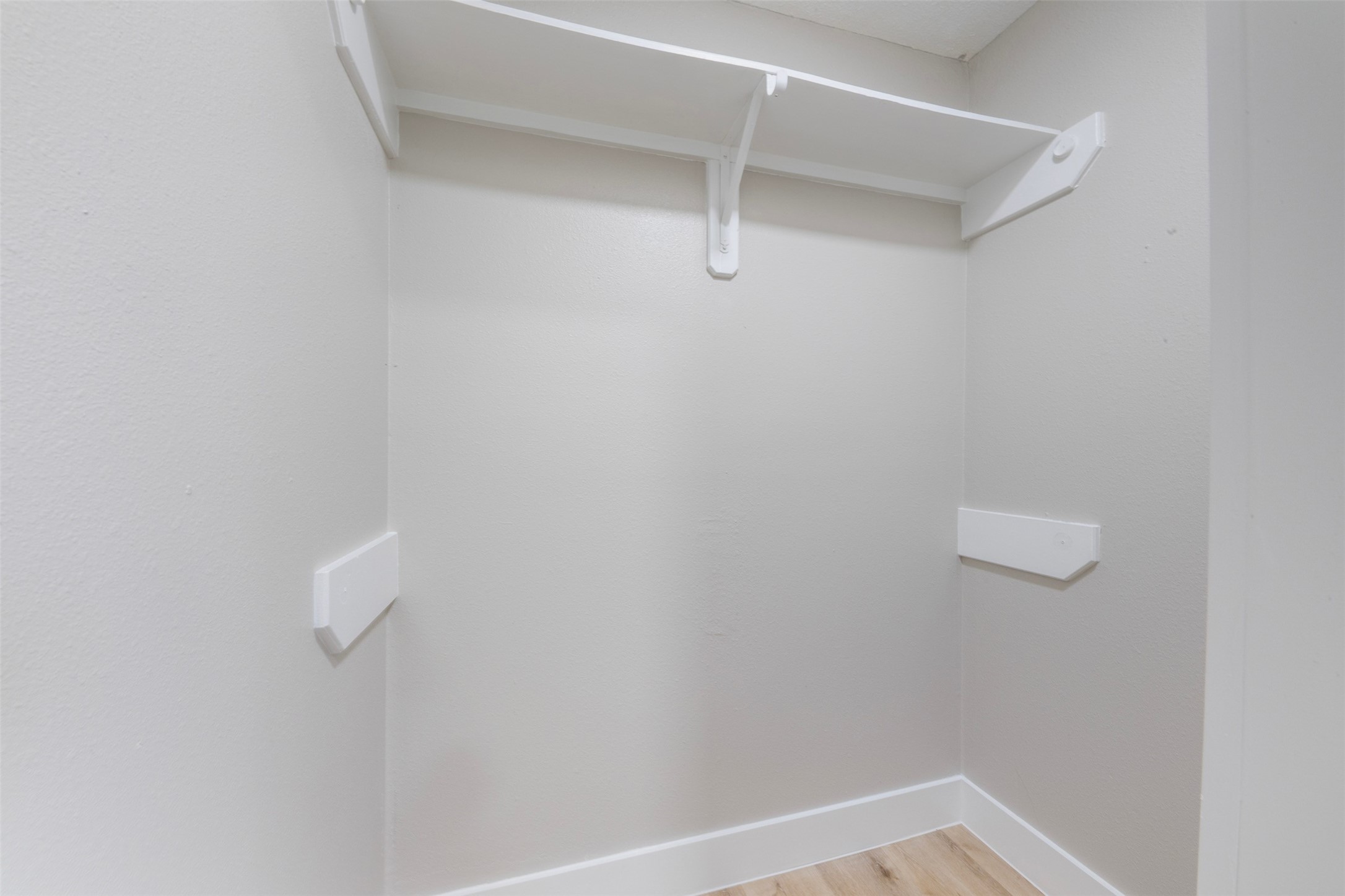 219 E James Street Property Photo 4