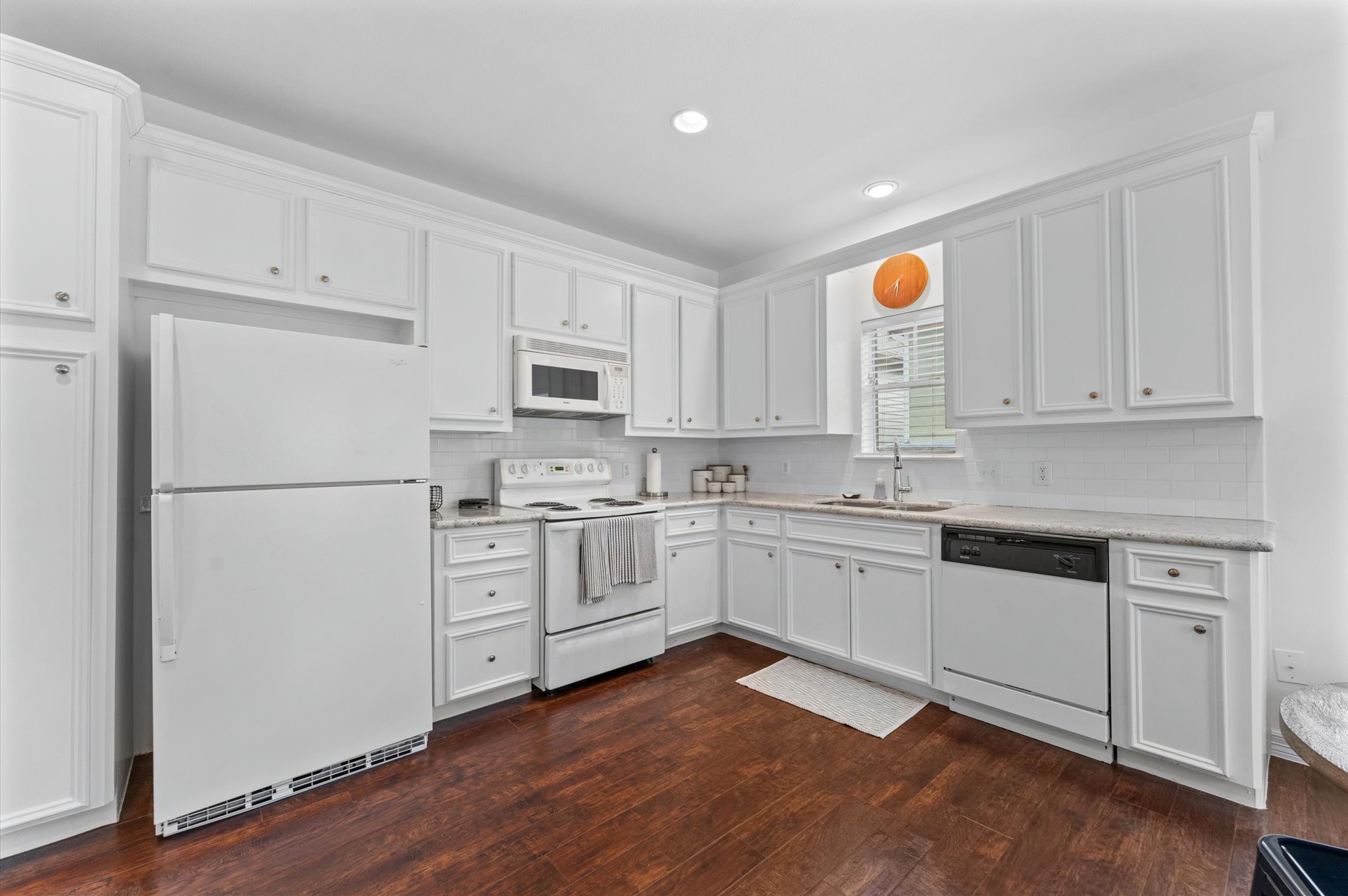 501 Columbia Street Property Photo 28