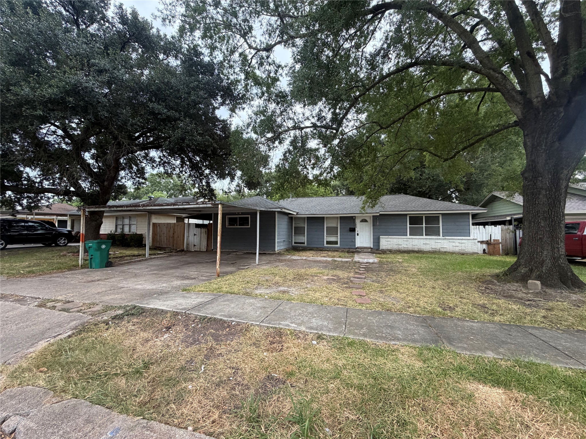 1609 Camille Street Property Photo 1
