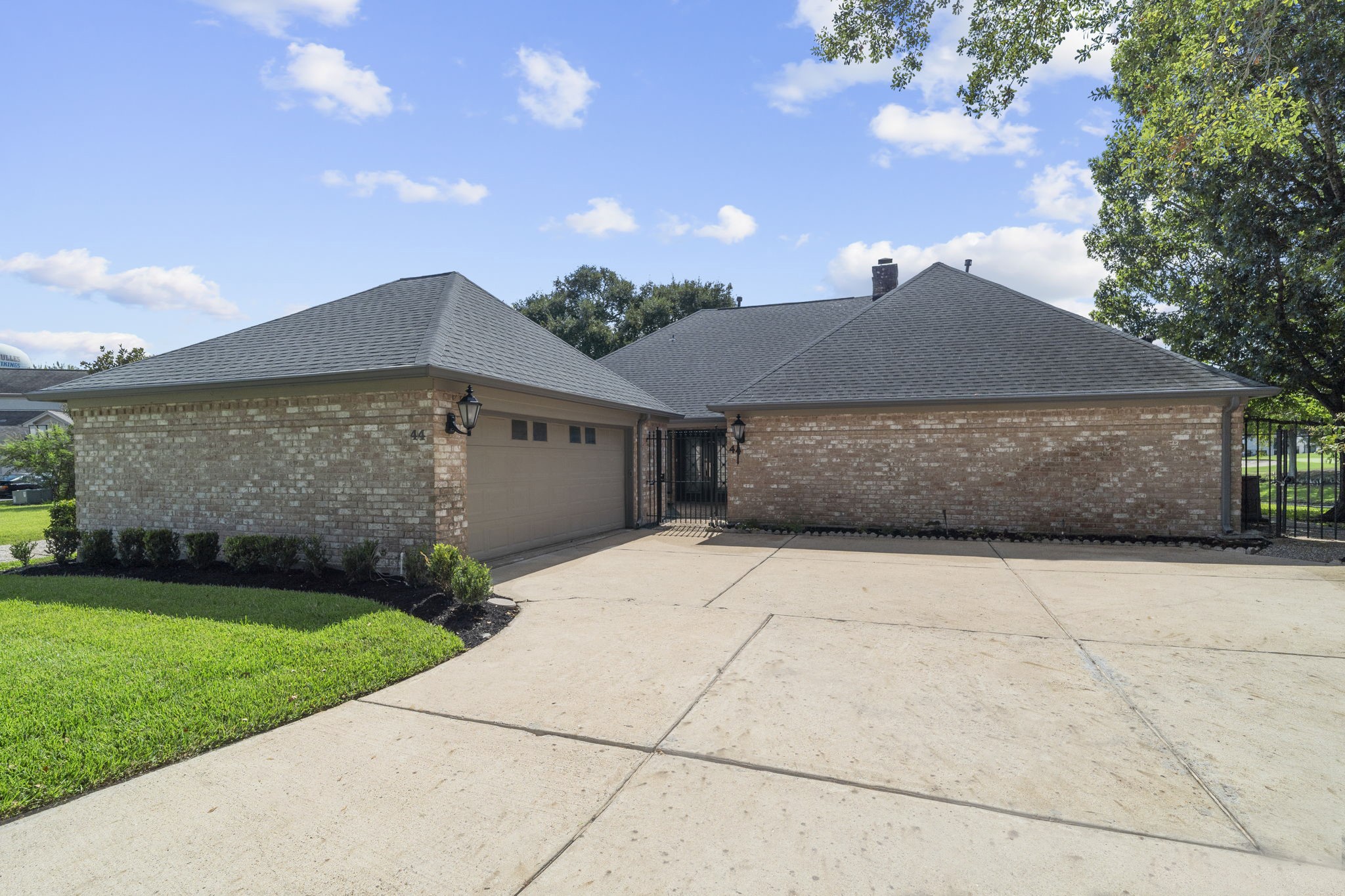44 Bendwood Drive Property Photo 1