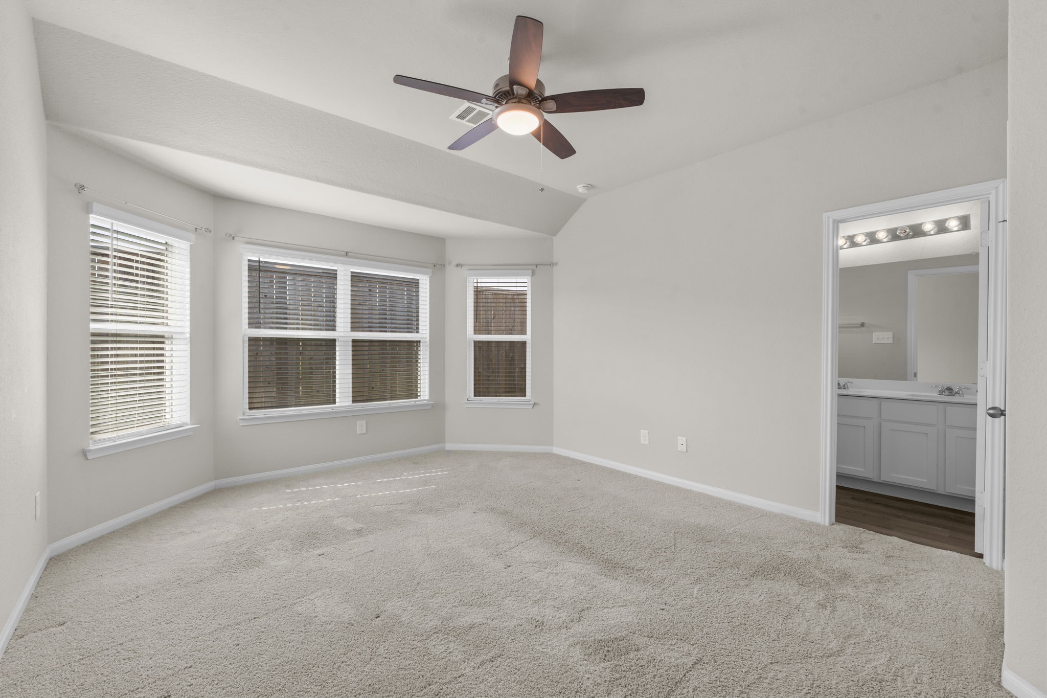 14091 Chinook Drive Property Photo 5