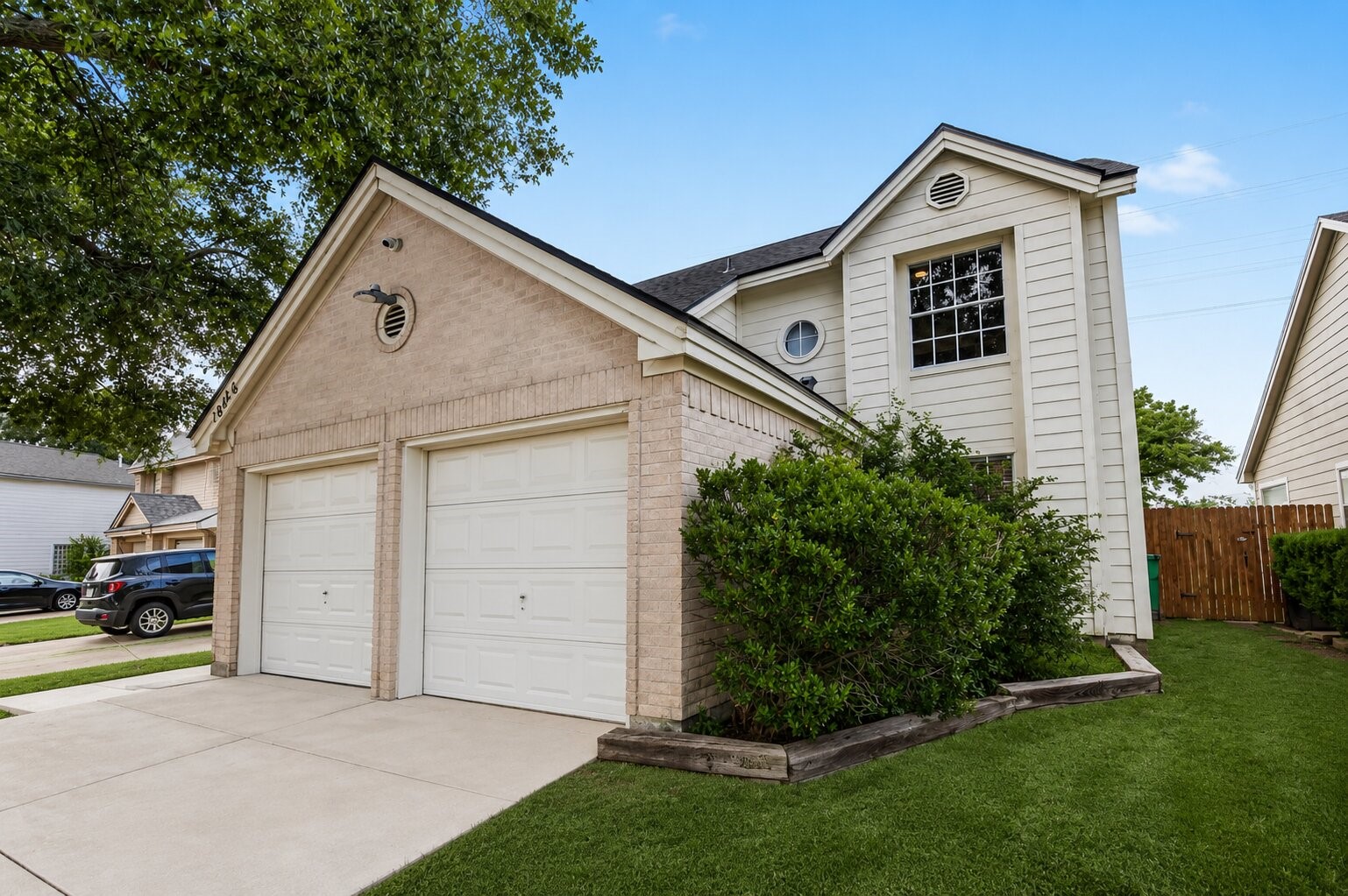 18446 N Willow Bluff Road Property Photo 2