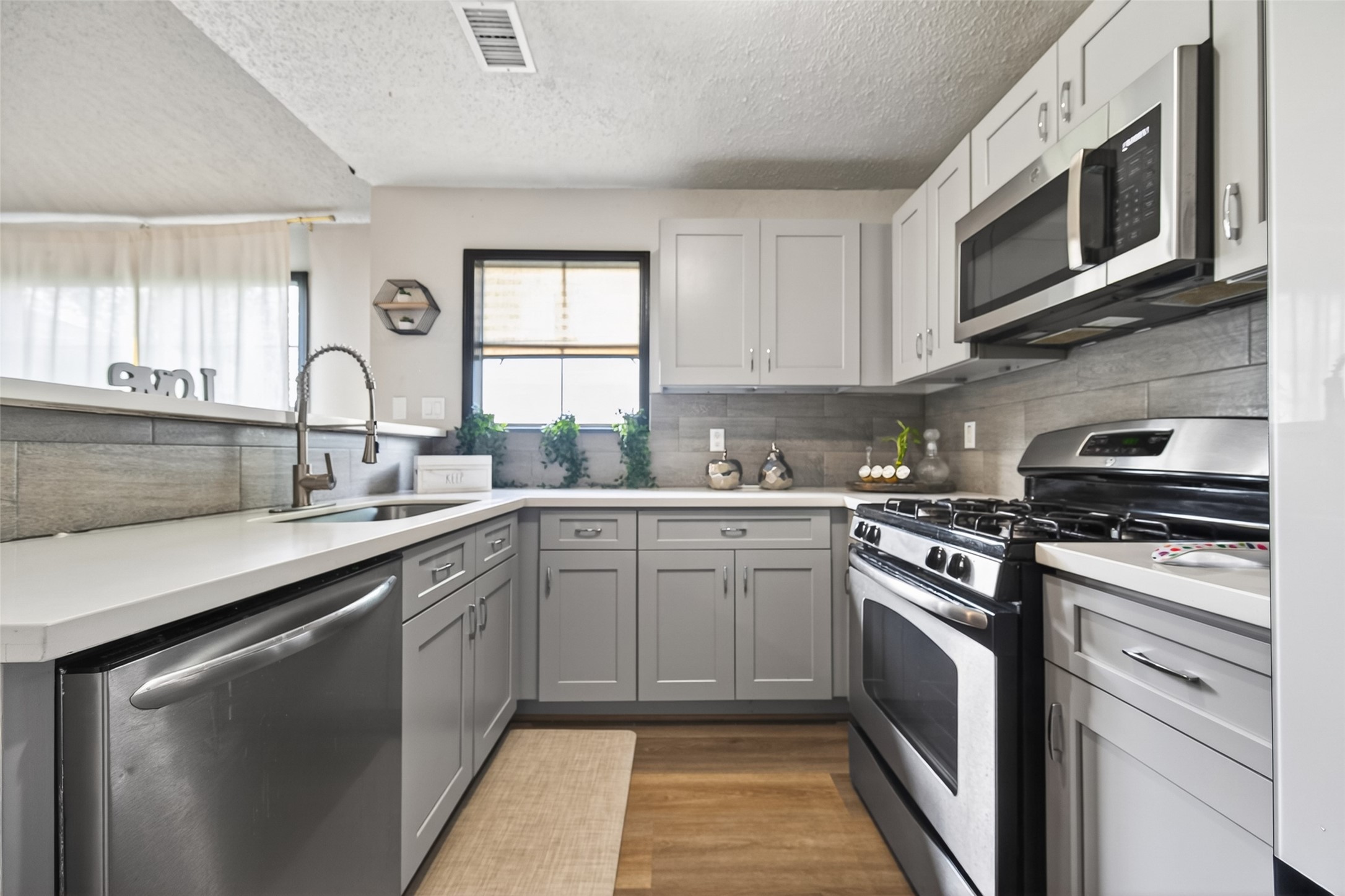 18446 N Willow Bluff Road Property Photo 13